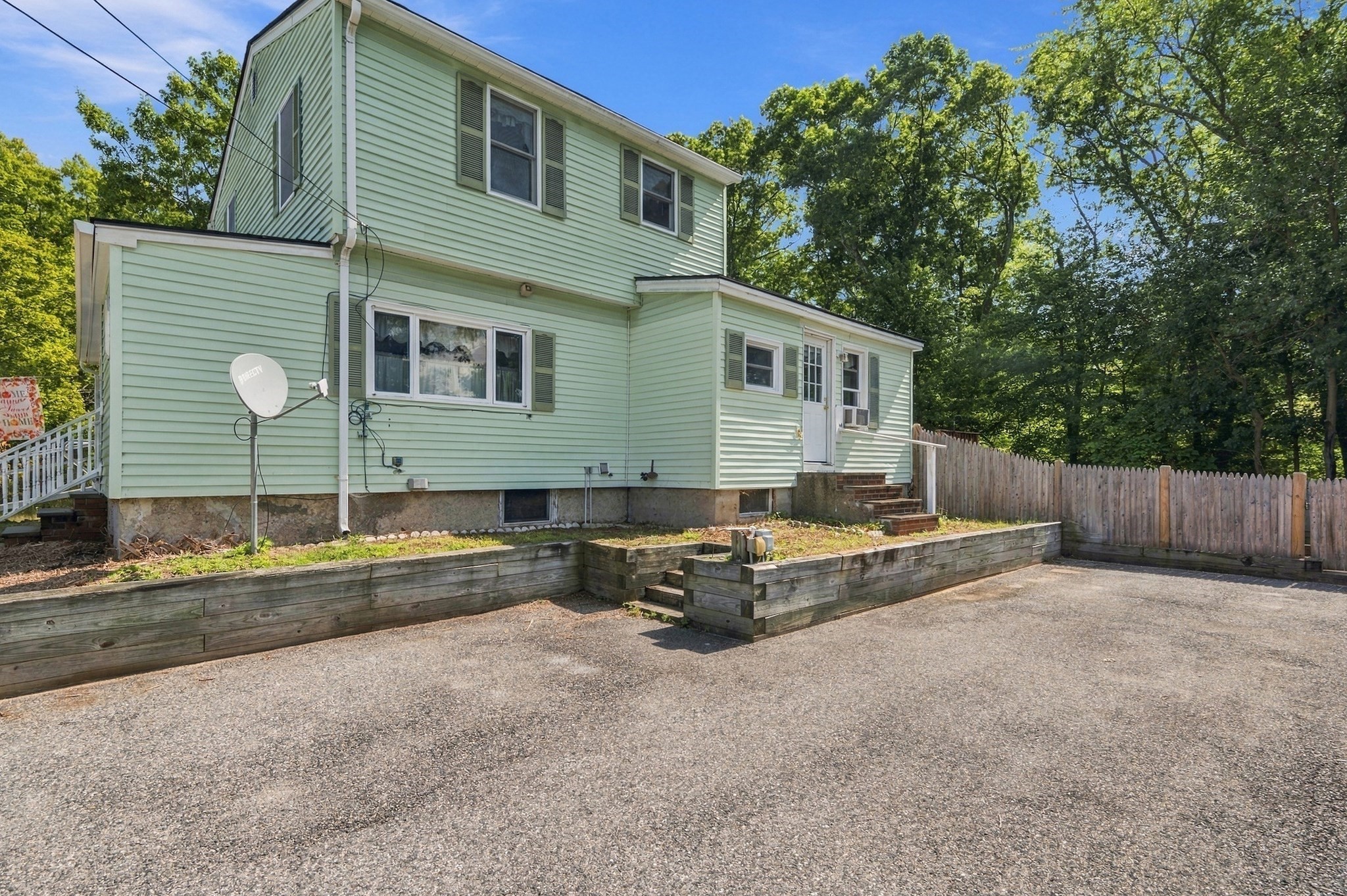 69 Randolph Ave Property Photo 4