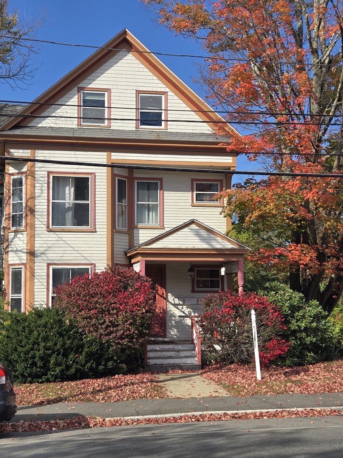 552 Main St # 3