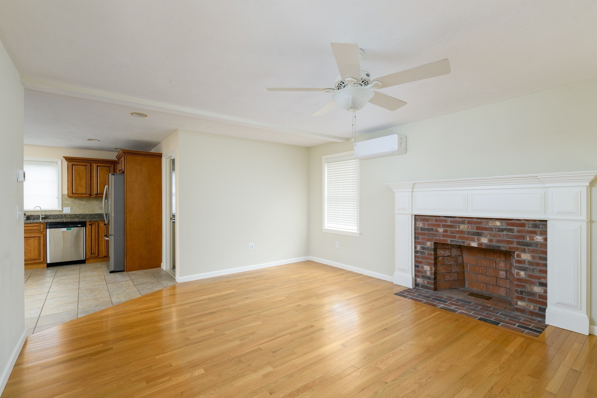 249 Pleasantdale Rd Property Photo 6