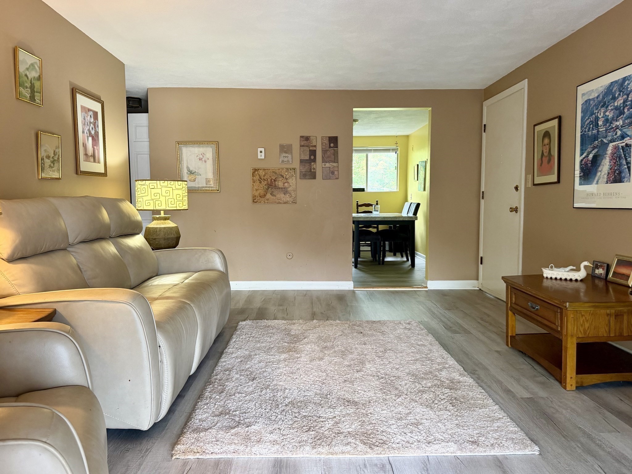 10 Woodcrest Ct # 5 Property Photo 4