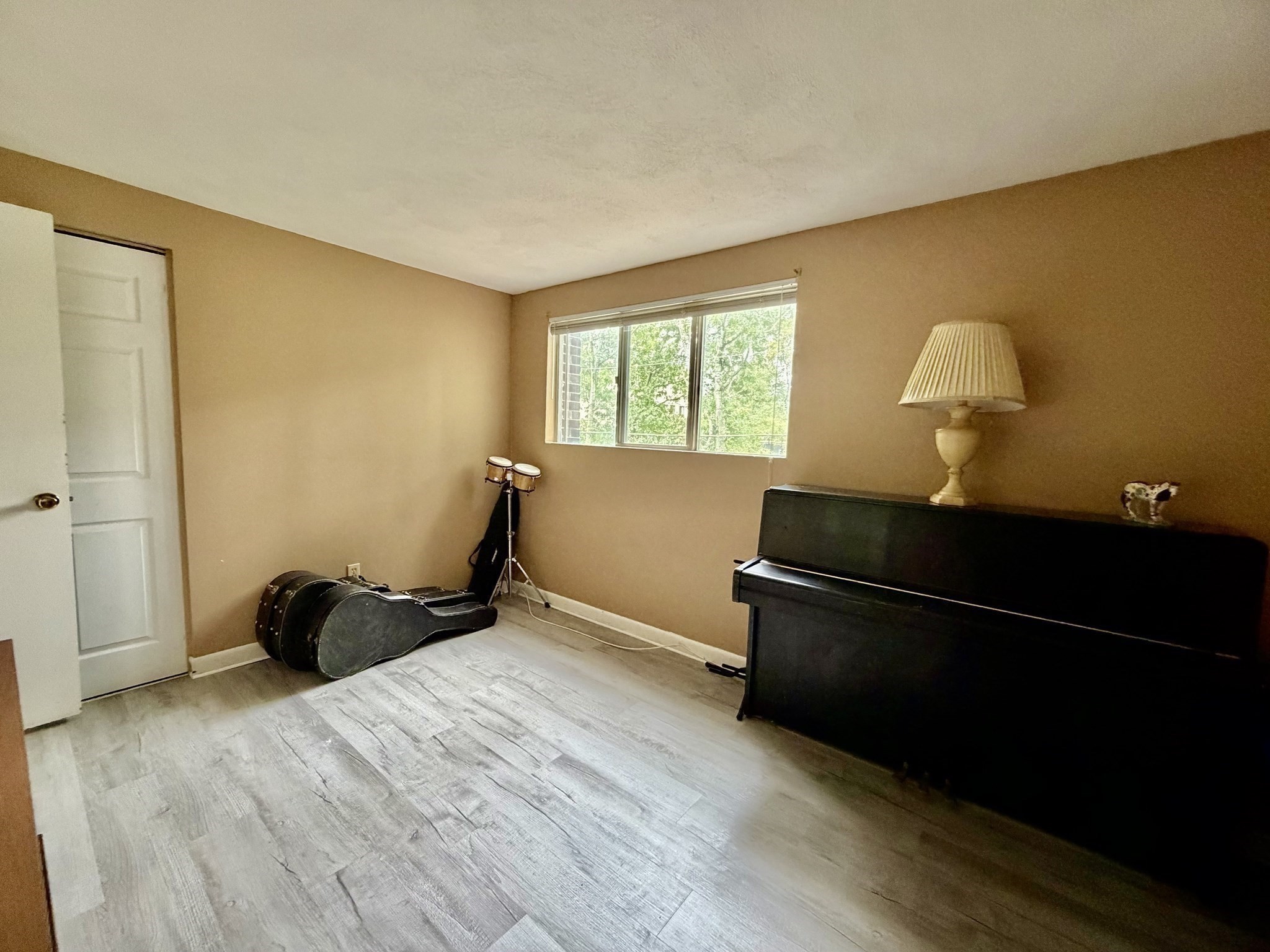 10 Woodcrest Ct # 5 Property Photo 12