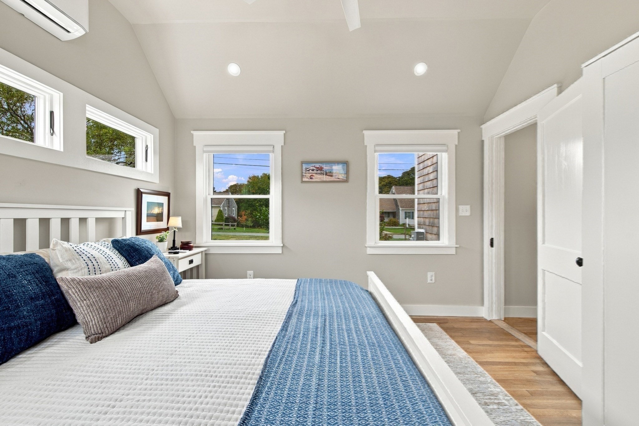 33 Pleasant Property Photo 23
