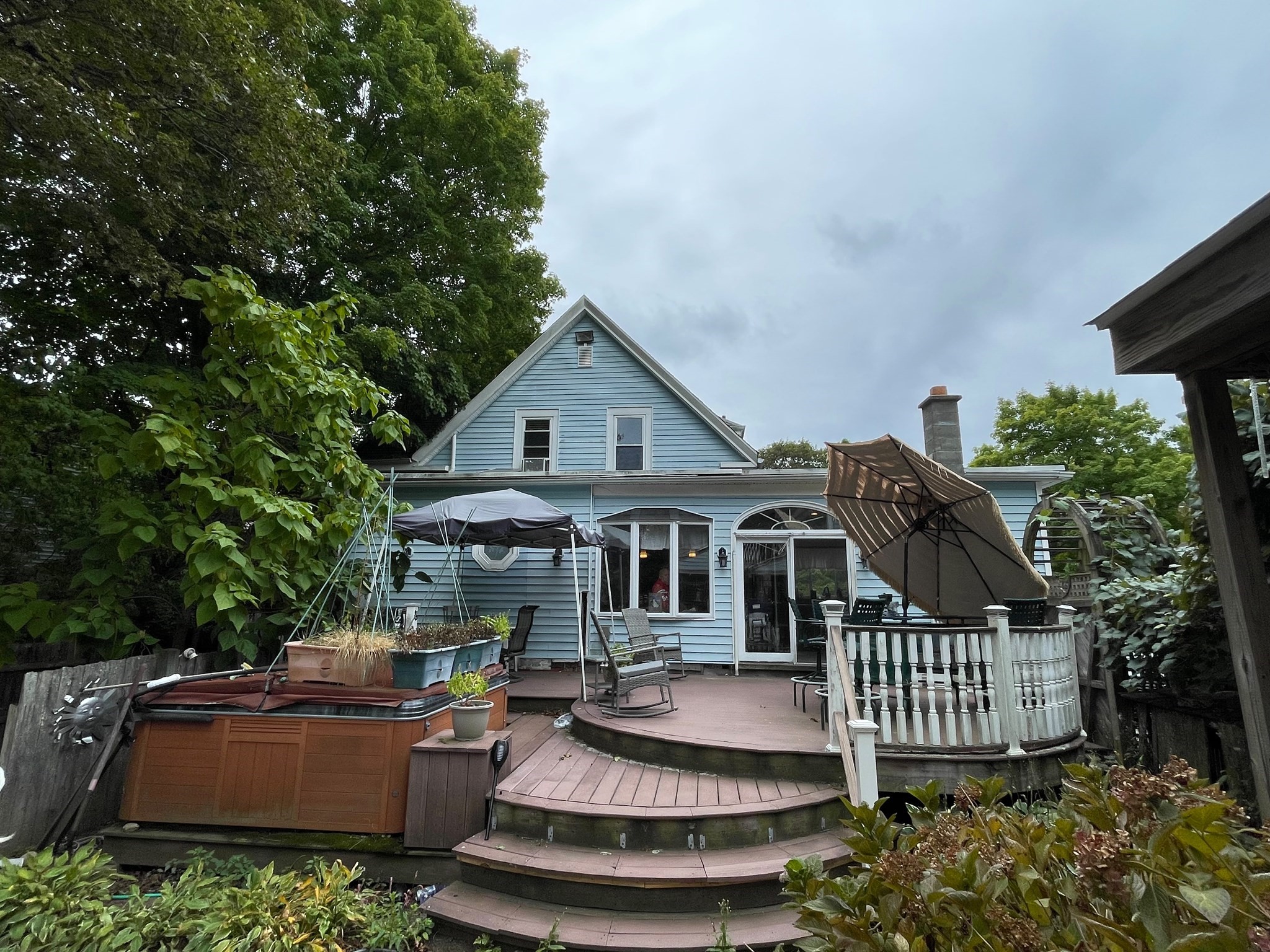 330 Webster St Property Photo 2