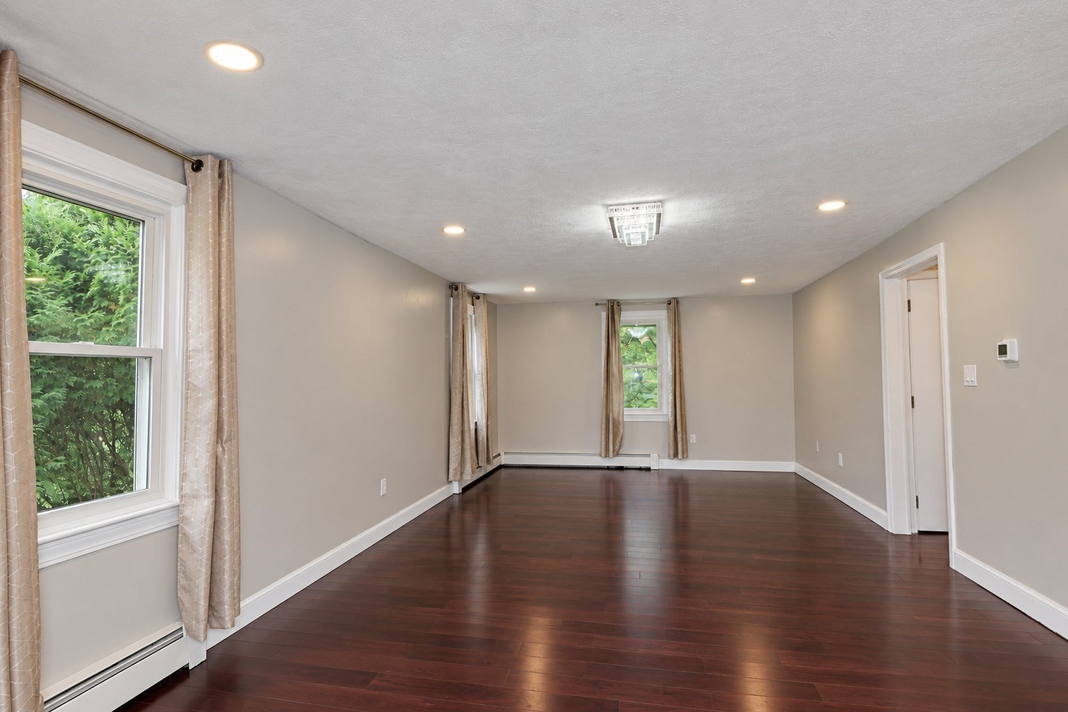 33 Summer St Property Photo 12