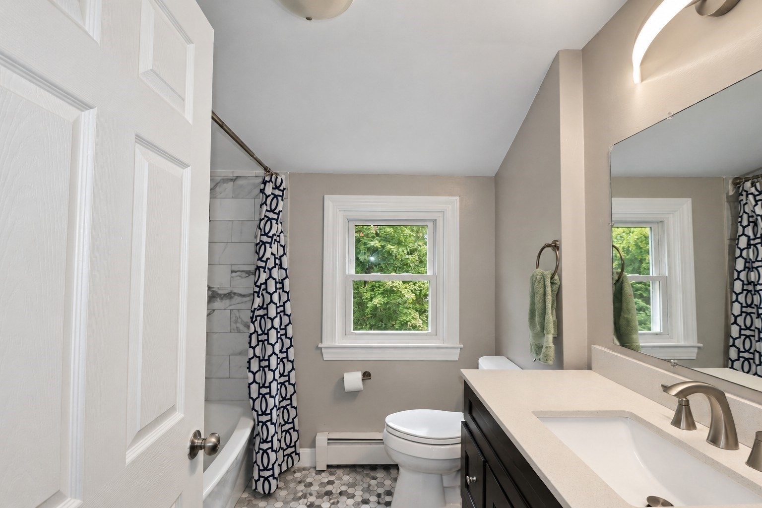 33 Summer St Property Photo 14