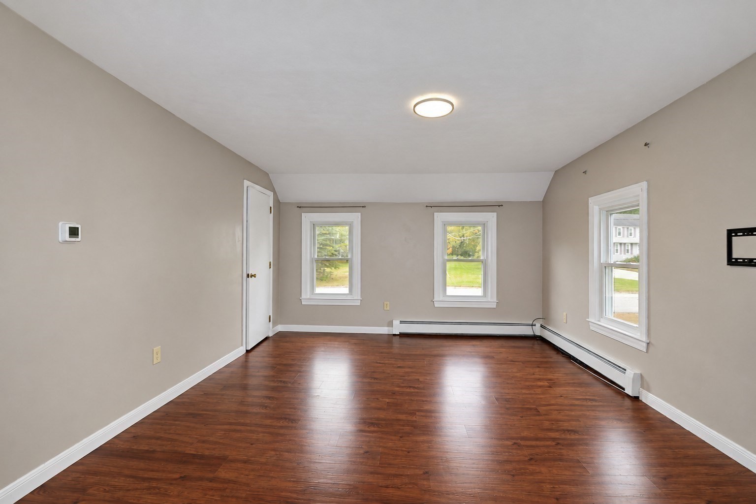 33 Summer St Property Photo 19