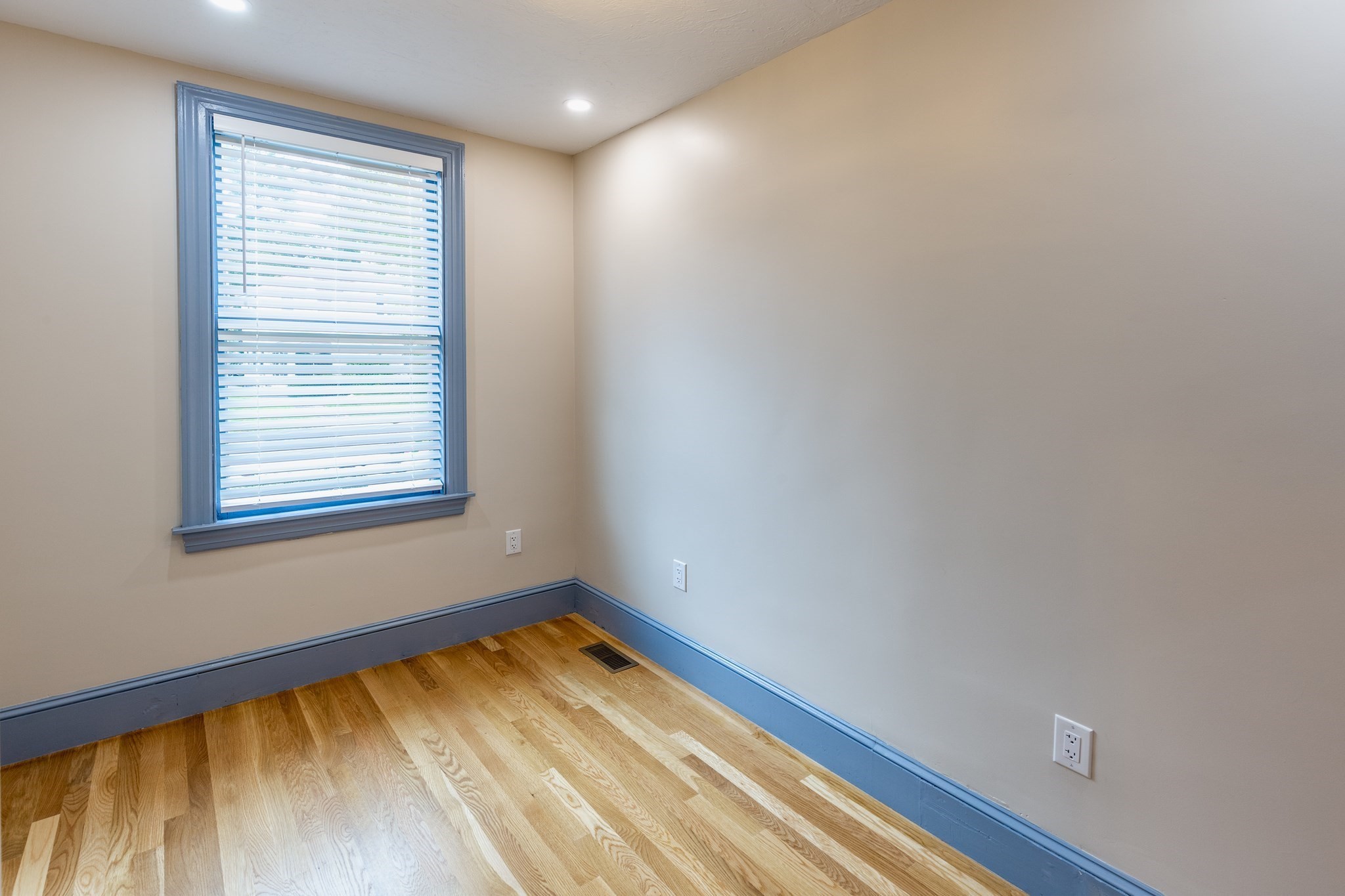 145 Court St # 101 Property Photo 4