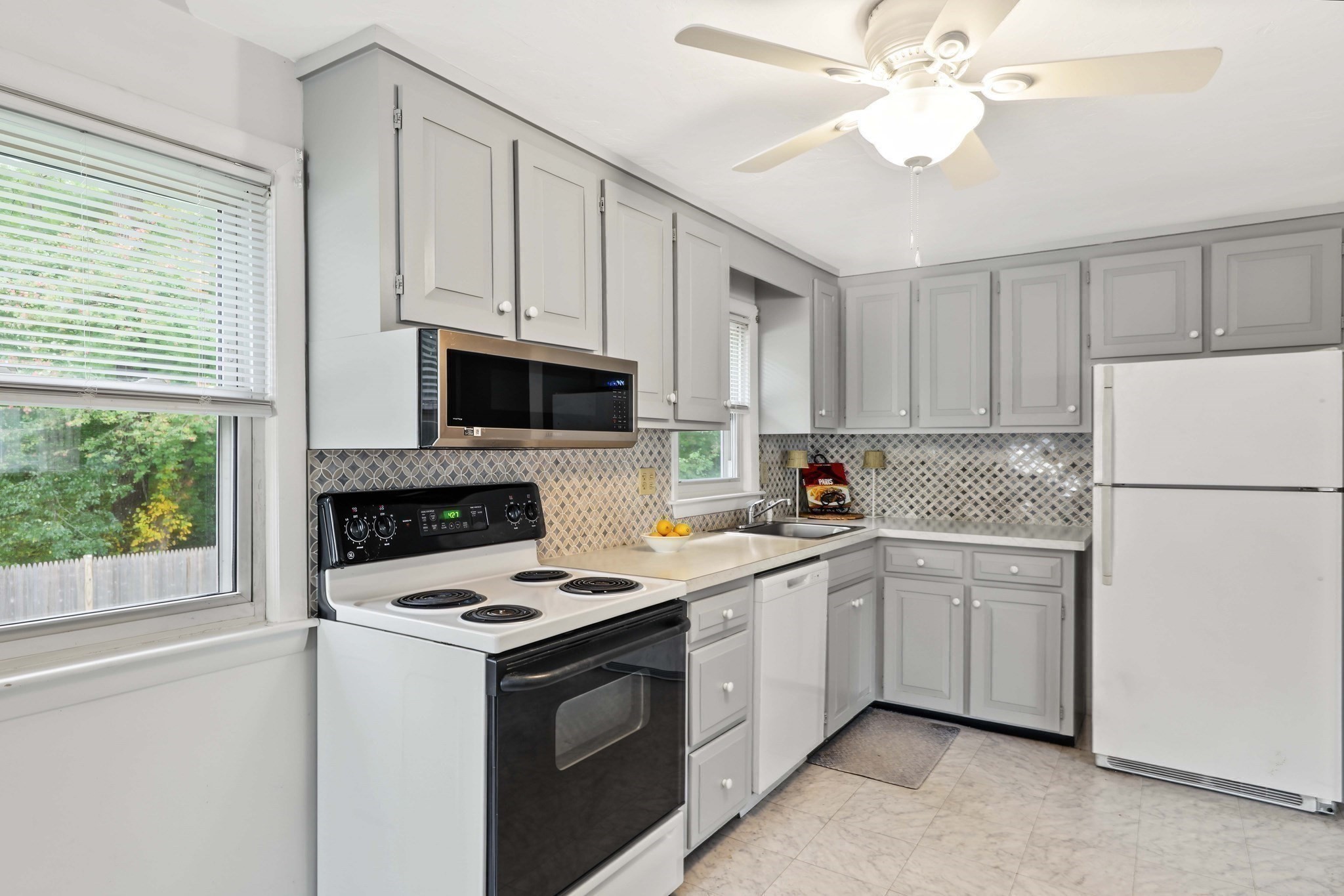 18 Zenas Property Photo 14