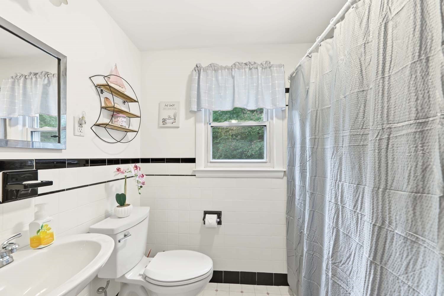 18 Zenas Property Photo 16