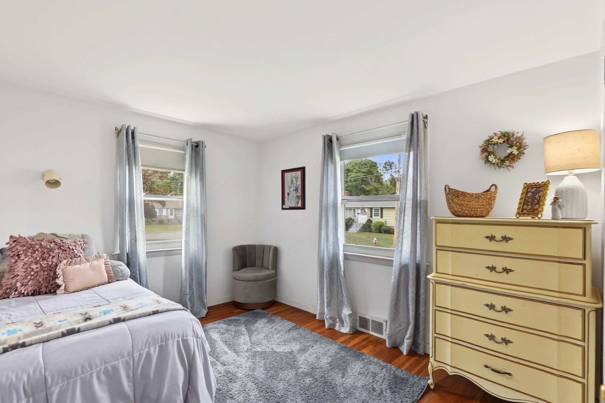 18 Zenas Property Photo 17