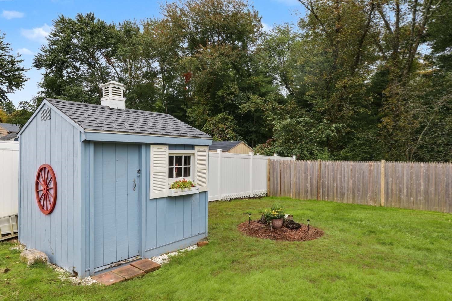 18 Zenas Property Photo 23