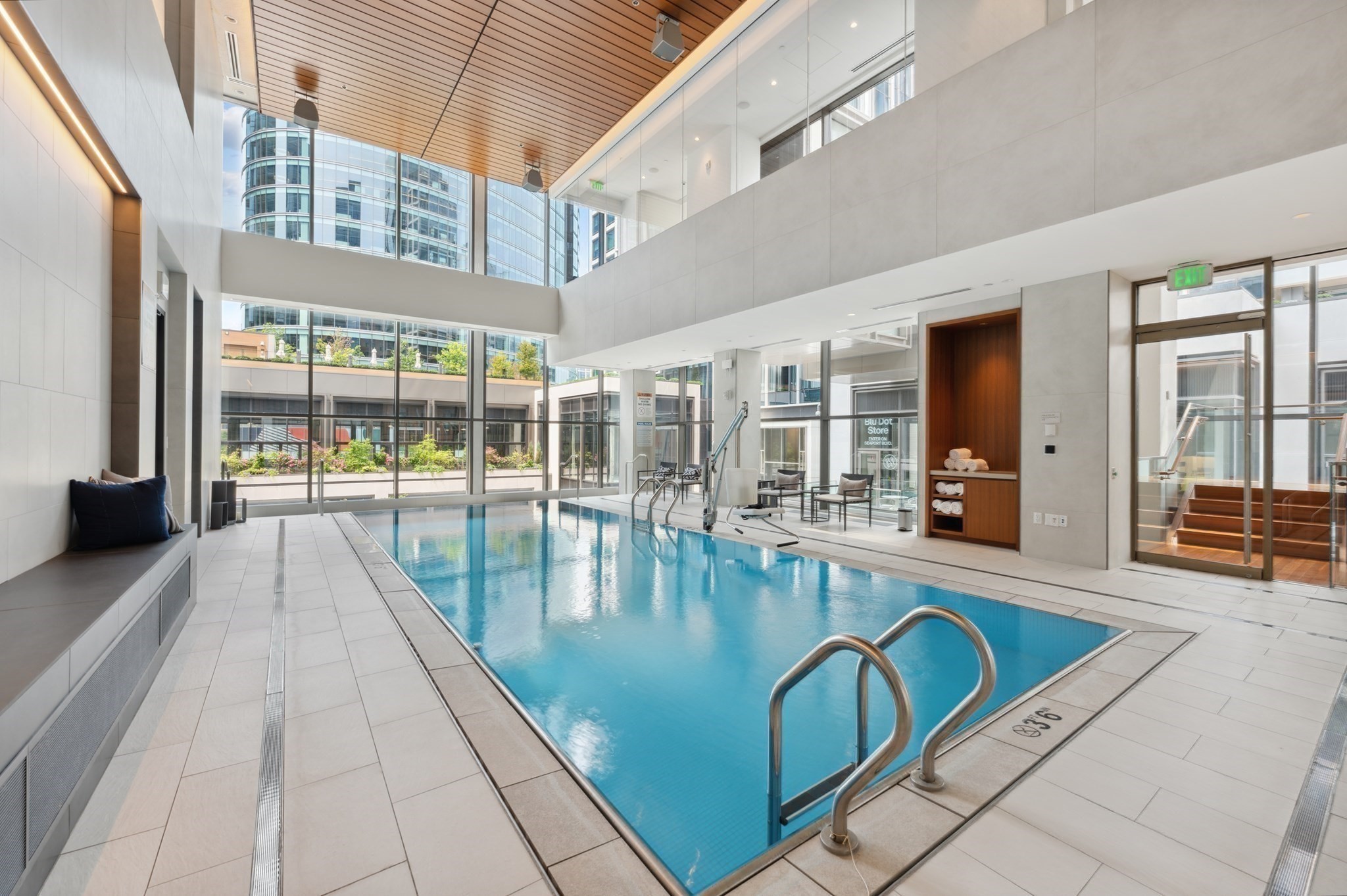 135 Seaport Blvd # 818 Property Photo 22
