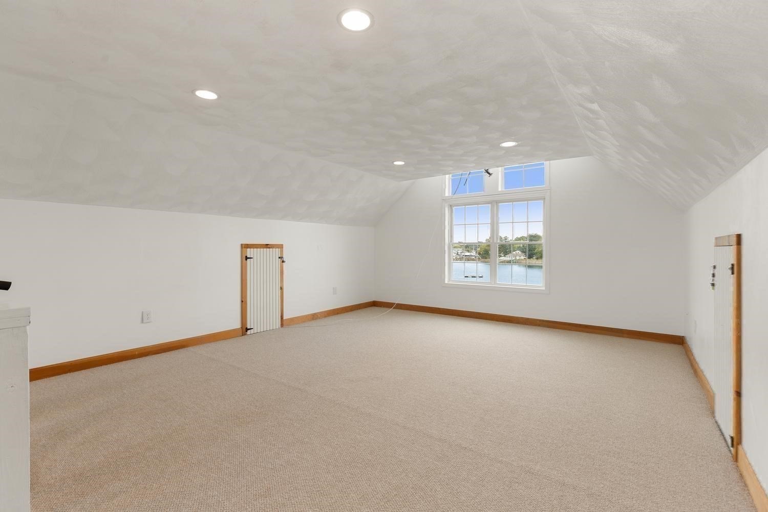 9 Tibbetts Ave Property Photo 33
