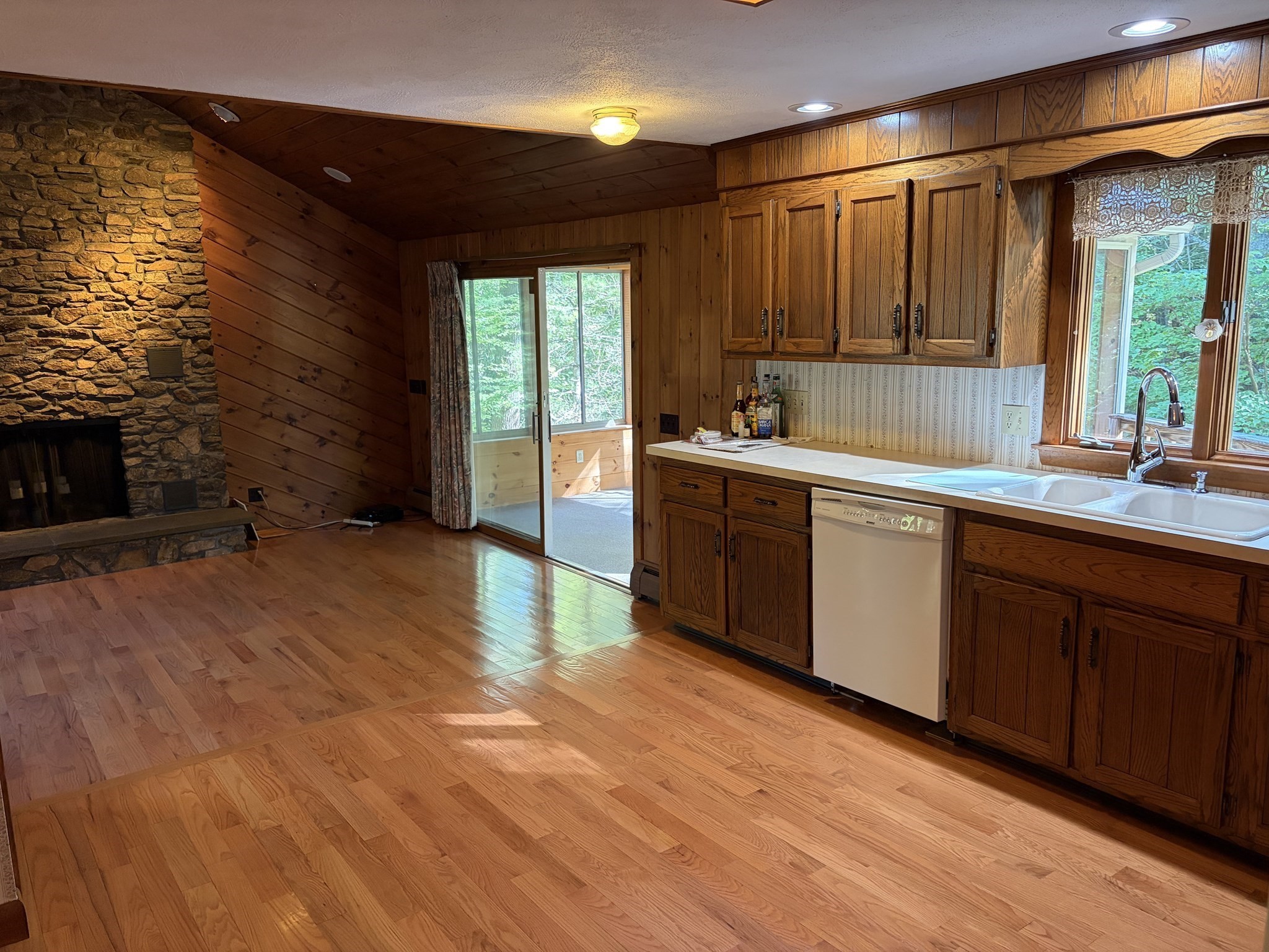 23 Forest St Property Photo 12