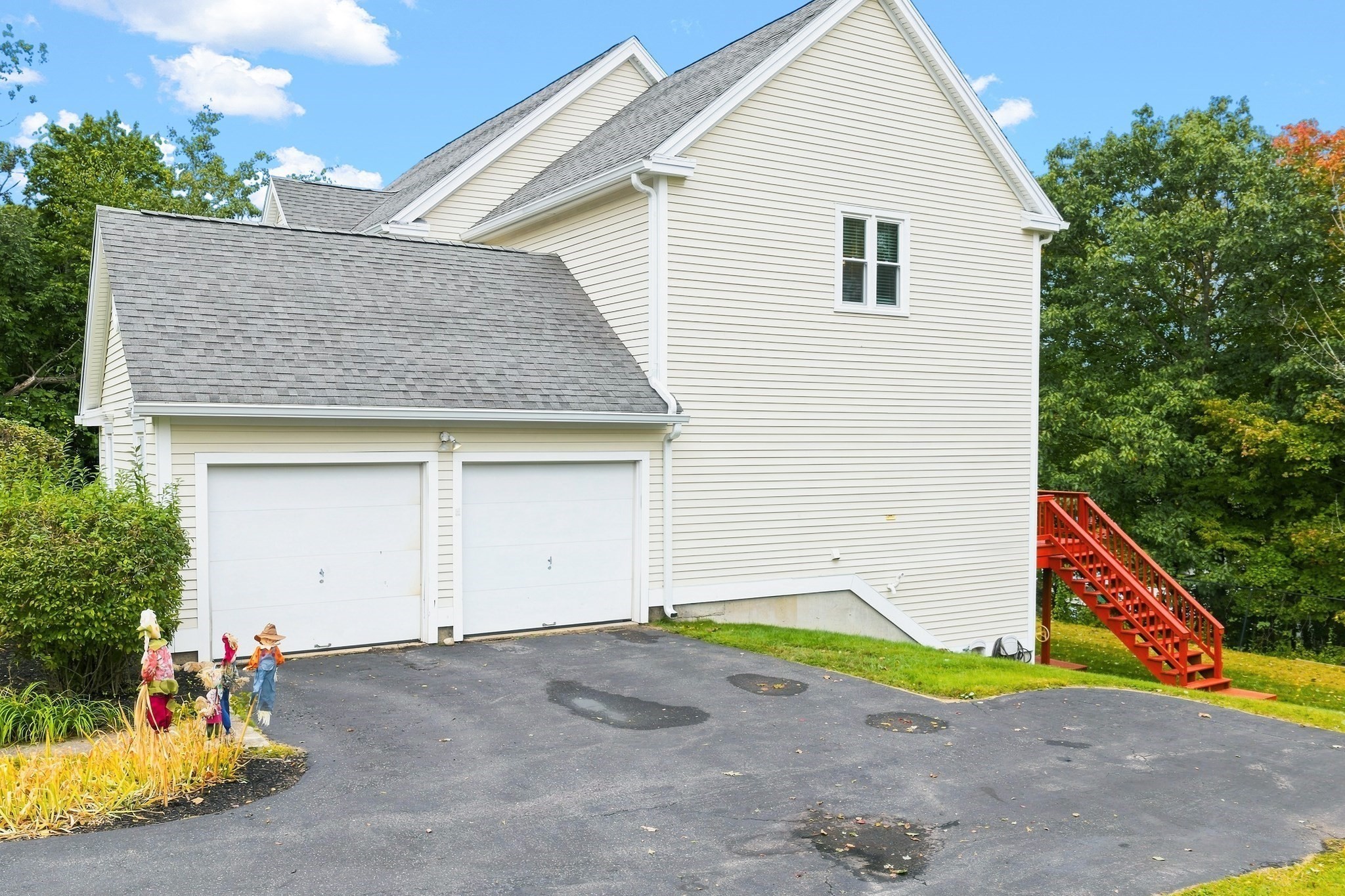 12 Lancelot Road Property Photo 2