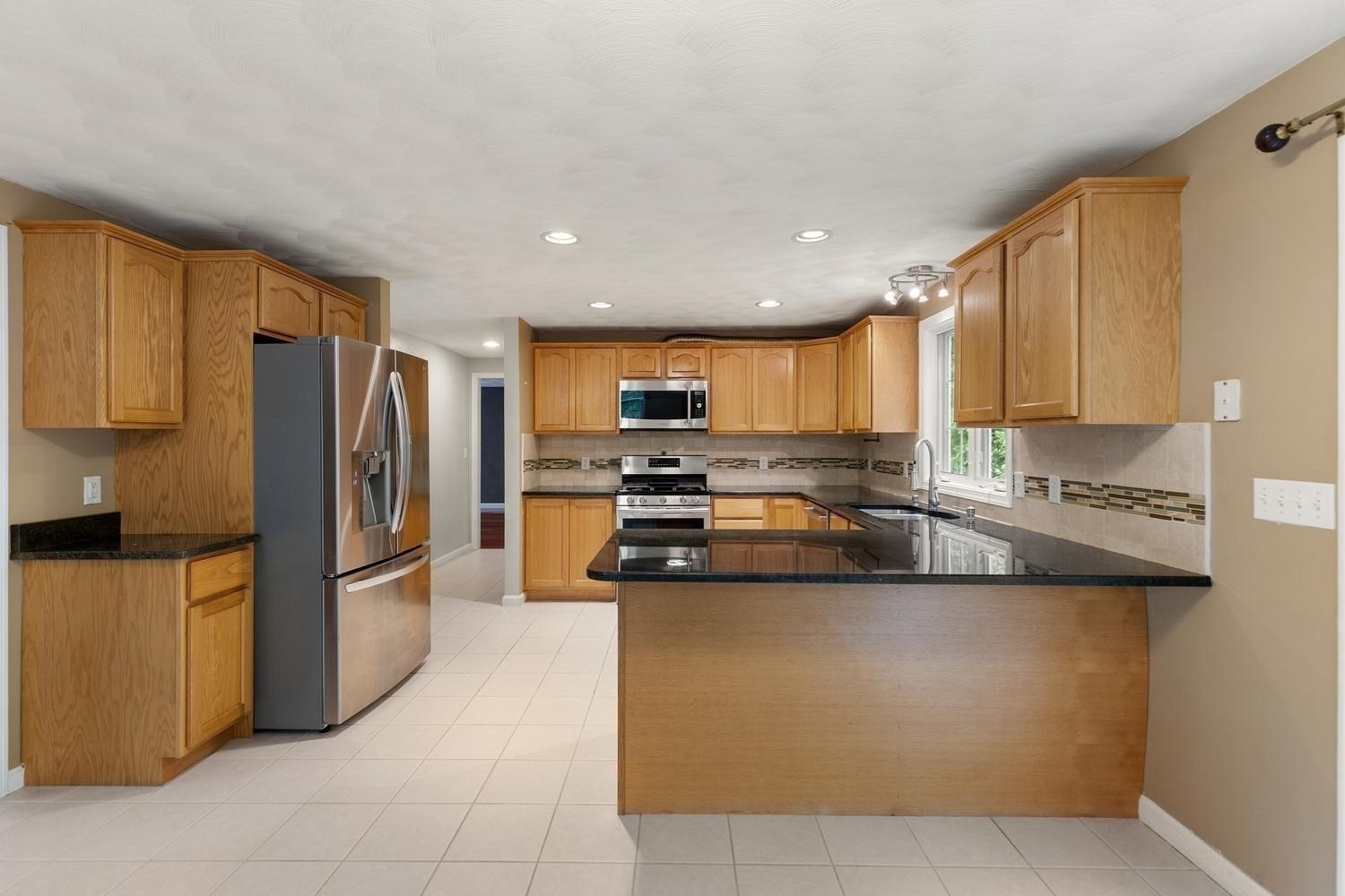 30 Lowe St Property Photo 8
