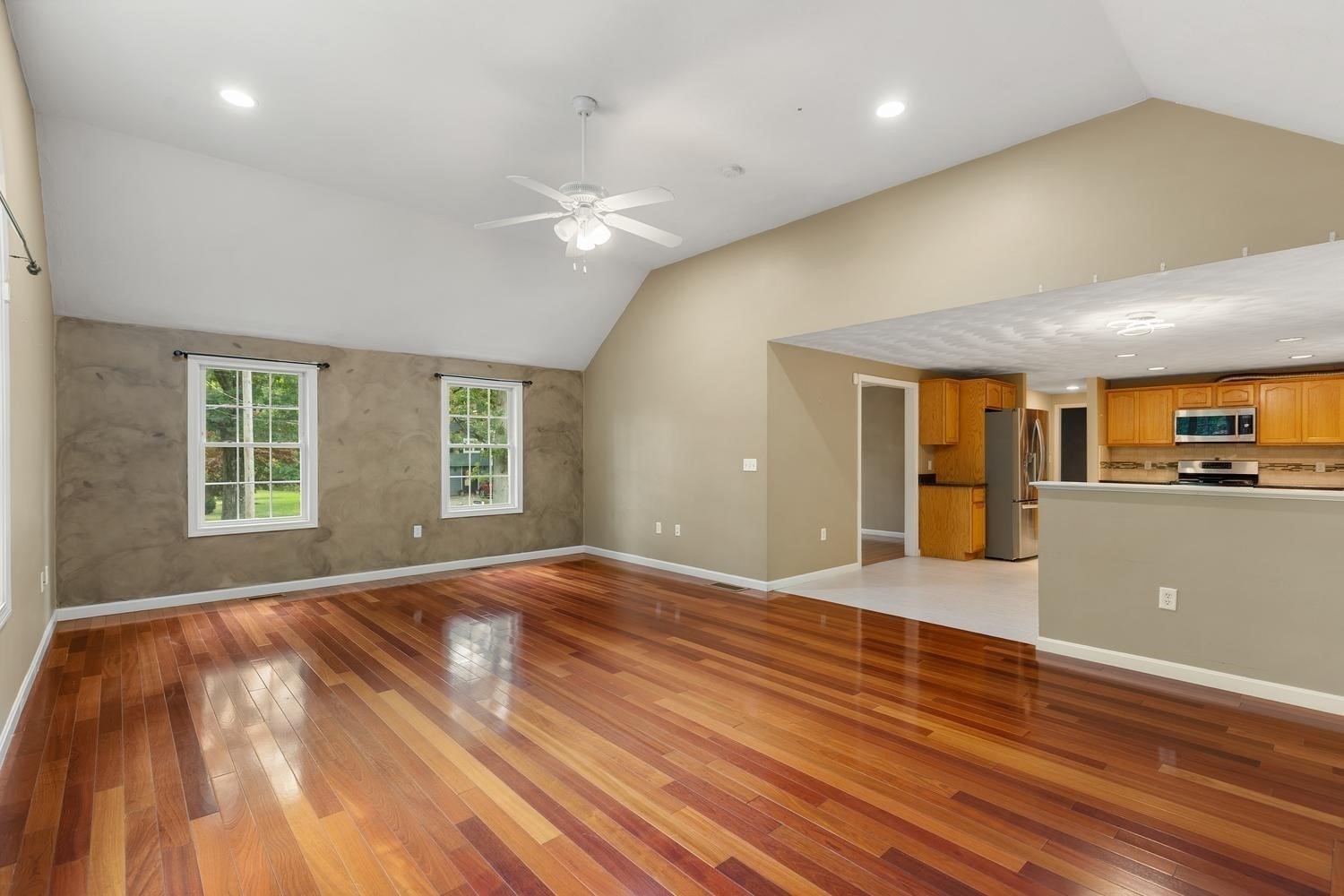 30 Lowe St Property Photo 12