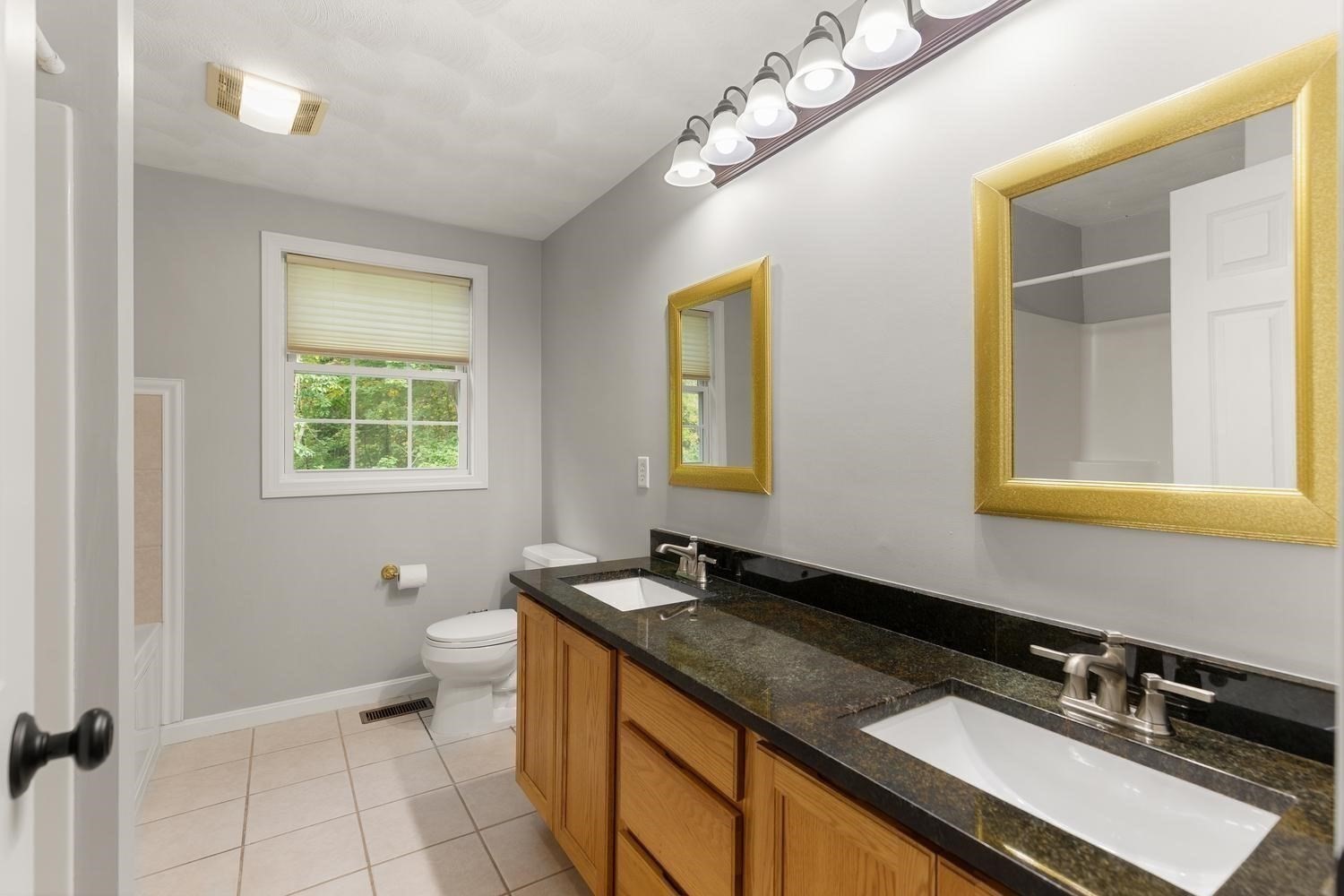 30 Lowe St Property Photo 21