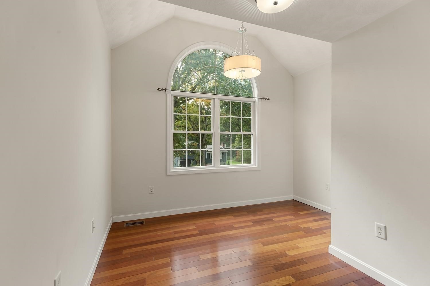 30 Lowe St Property Photo 28