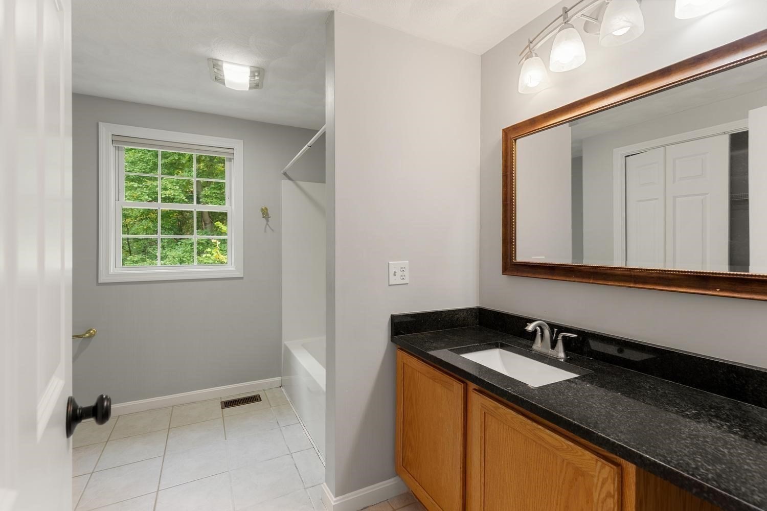 30 Lowe St Property Photo 29