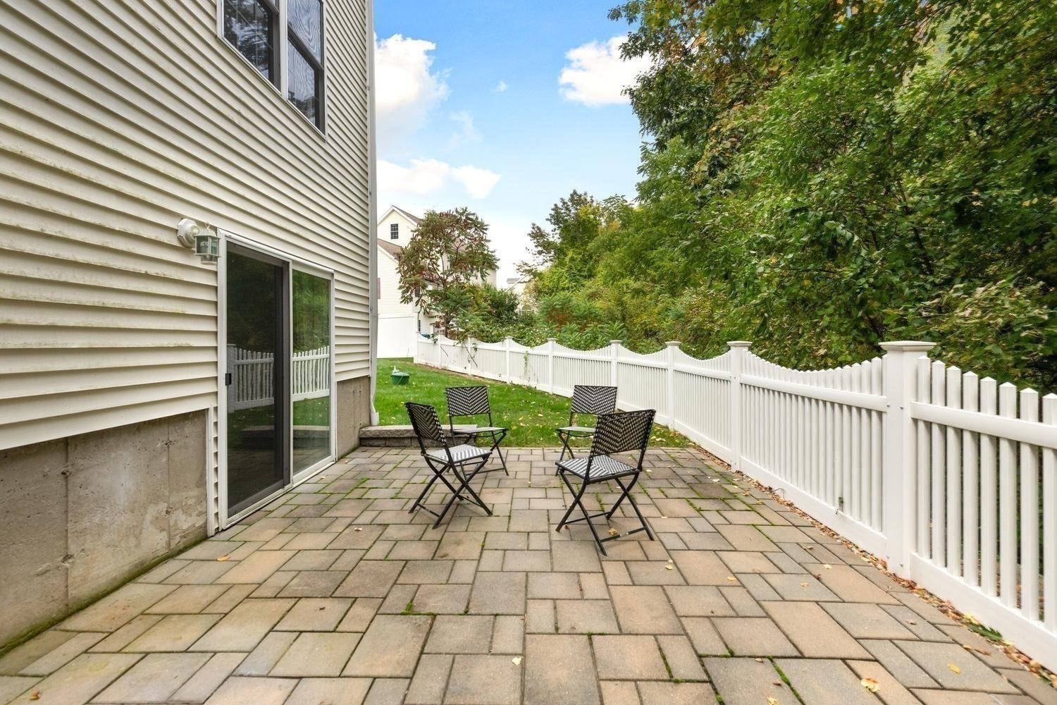 30 Lowe St Property Photo 40