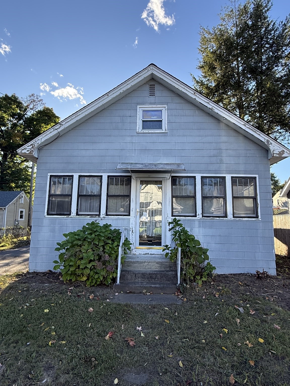 148 Denver St Property Photo 1