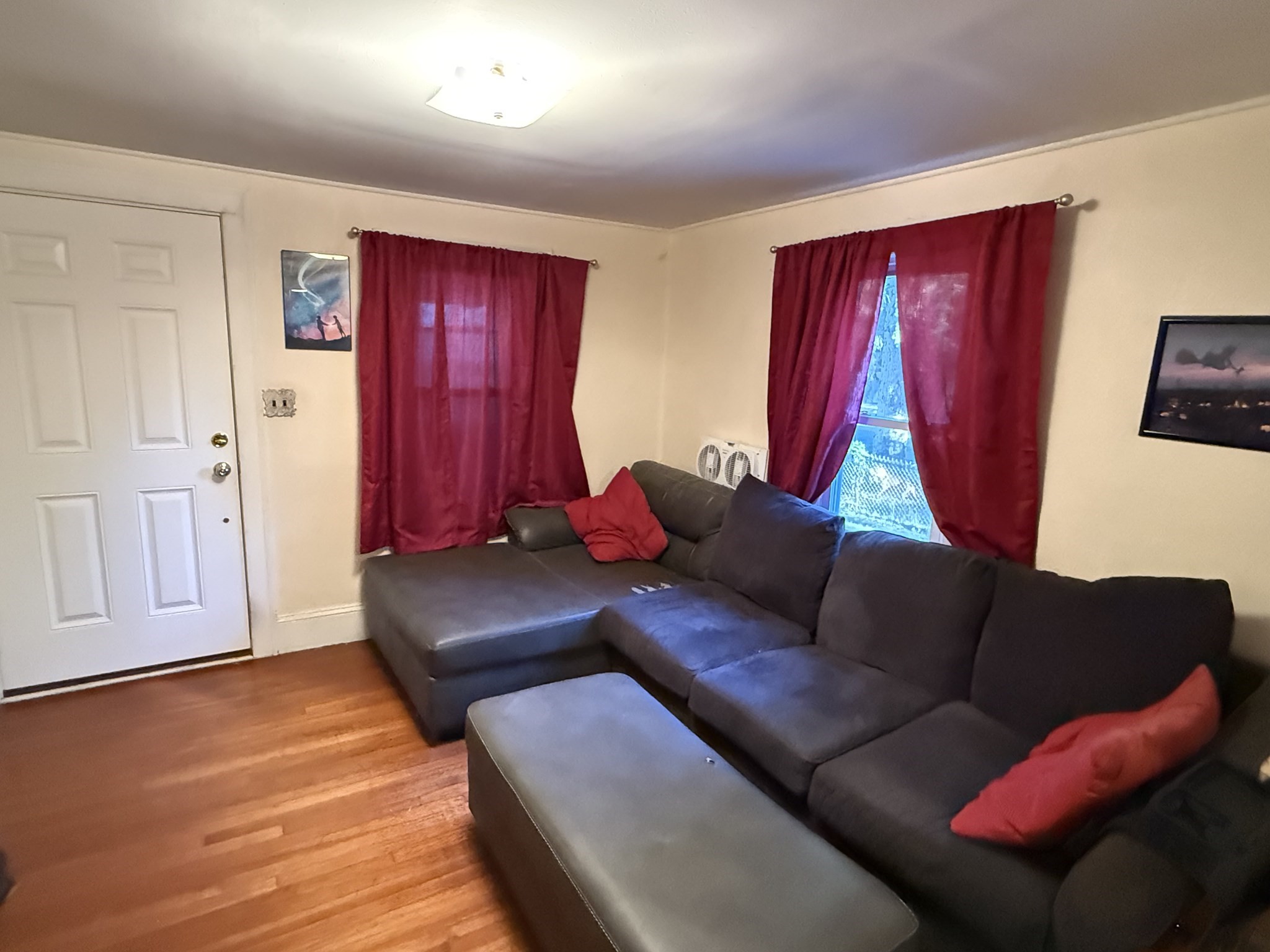 148 Denver St Property Photo 6