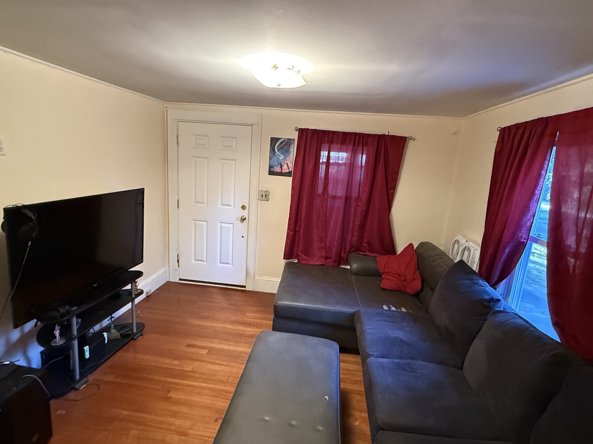 148 Denver St Property Photo 7