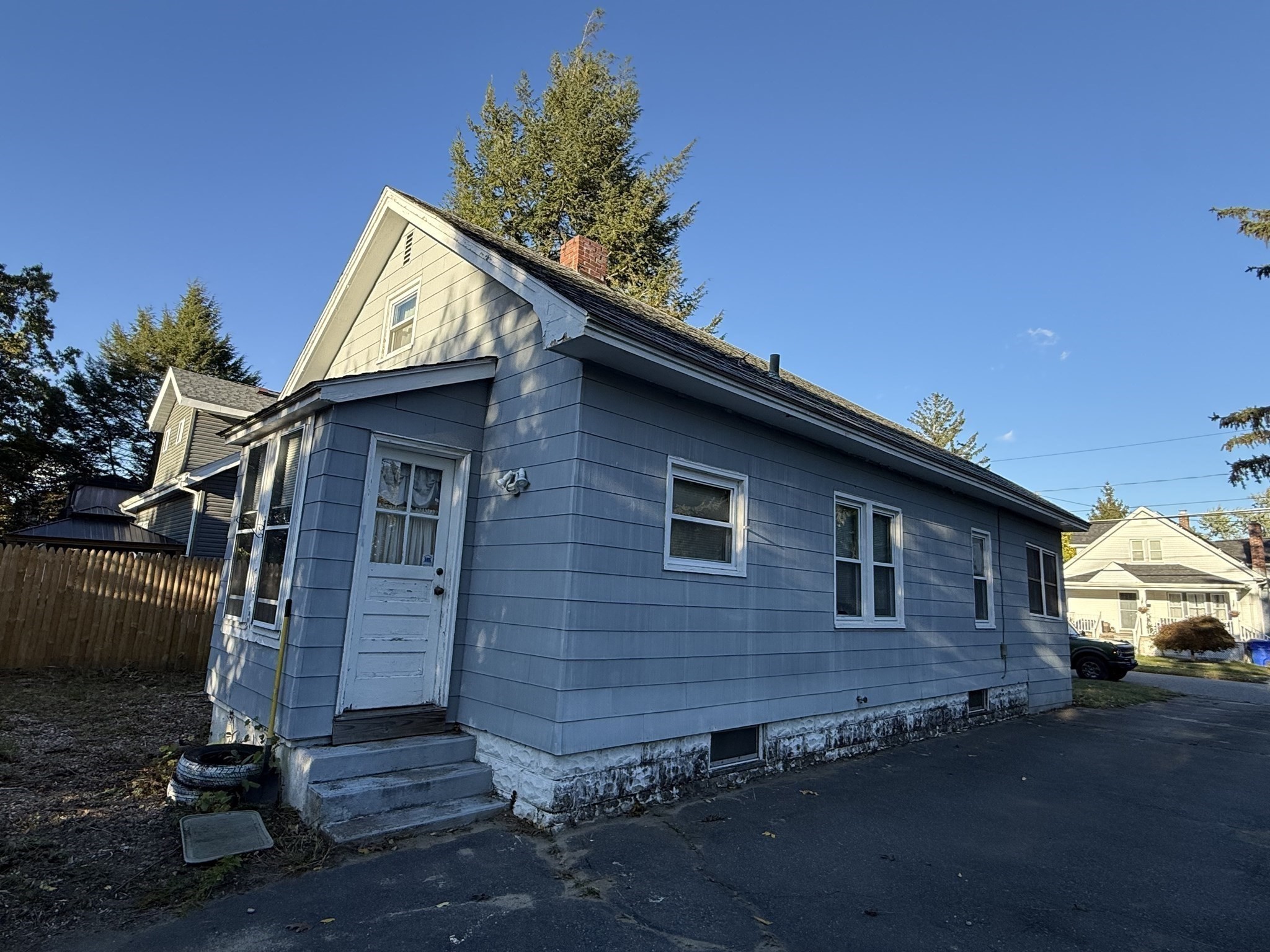 148 Denver St Property Photo 35
