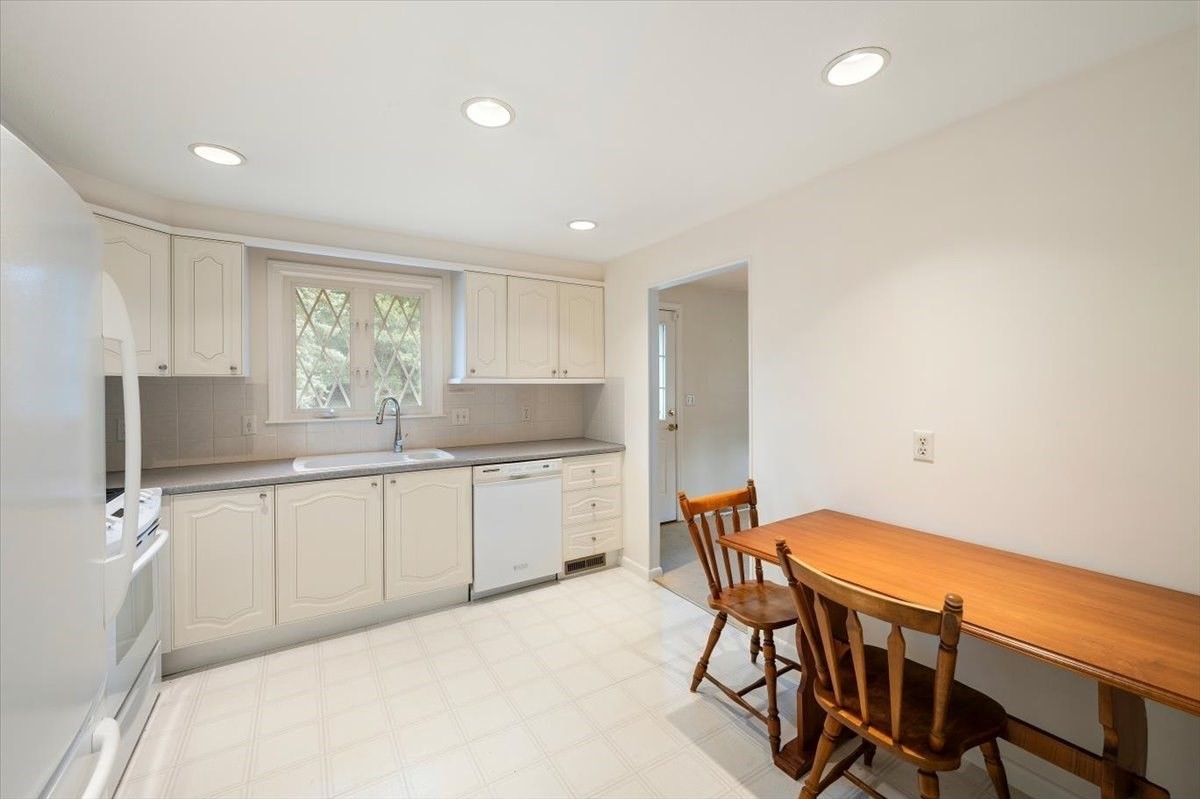 54 Apple D'or Road Property Photo 9