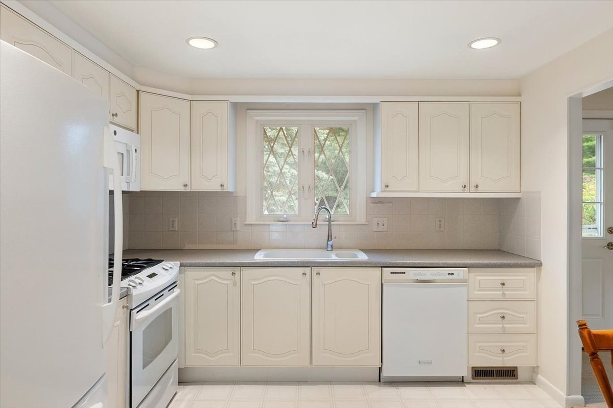 54 Apple D'or Road Property Photo 11