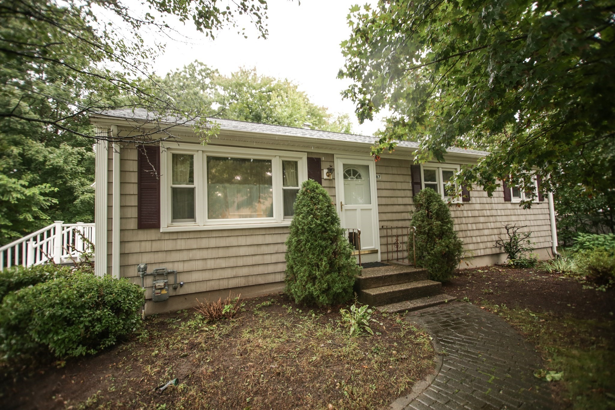 87 Roosevelt Ave Property Photo 1