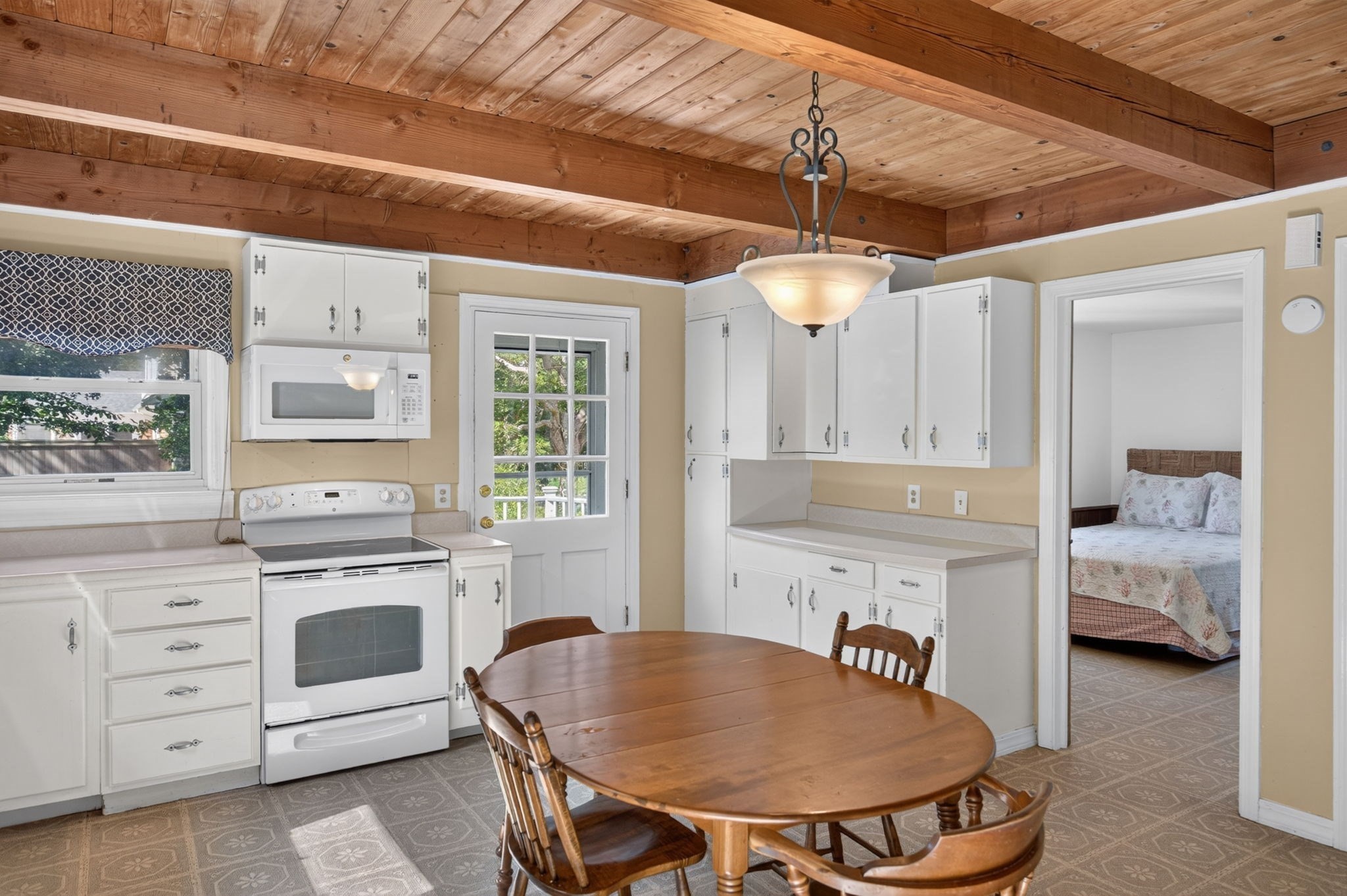 92 Dune Road Property Photo 10