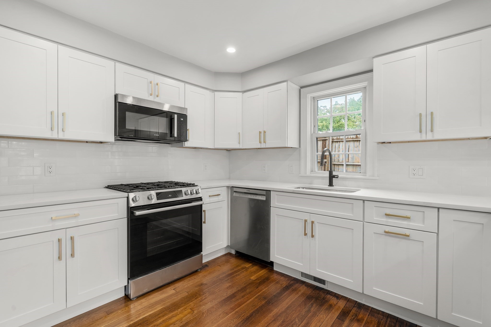 88 Decker St Property Photo 11