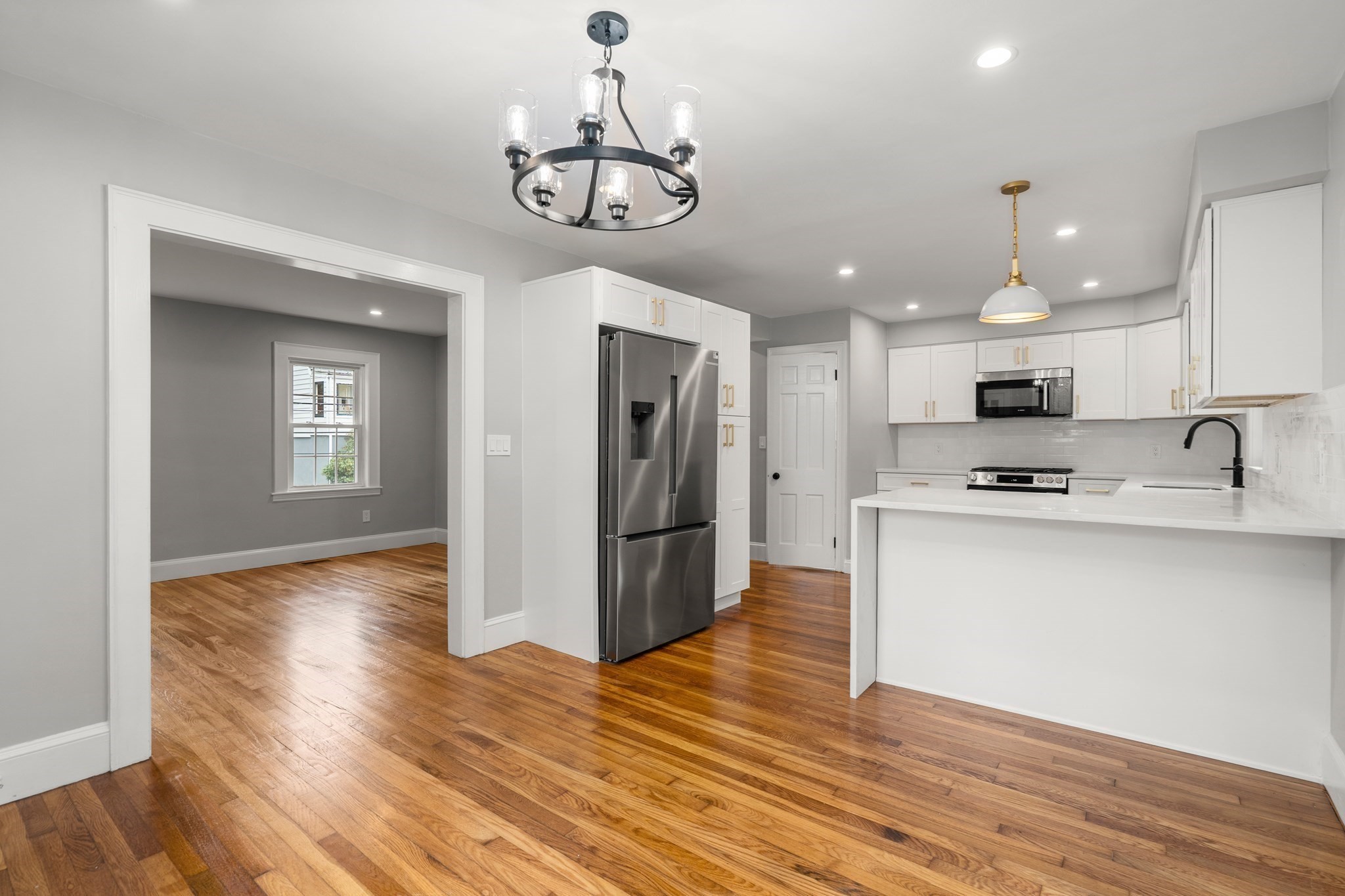 88 Decker St Property Photo 12