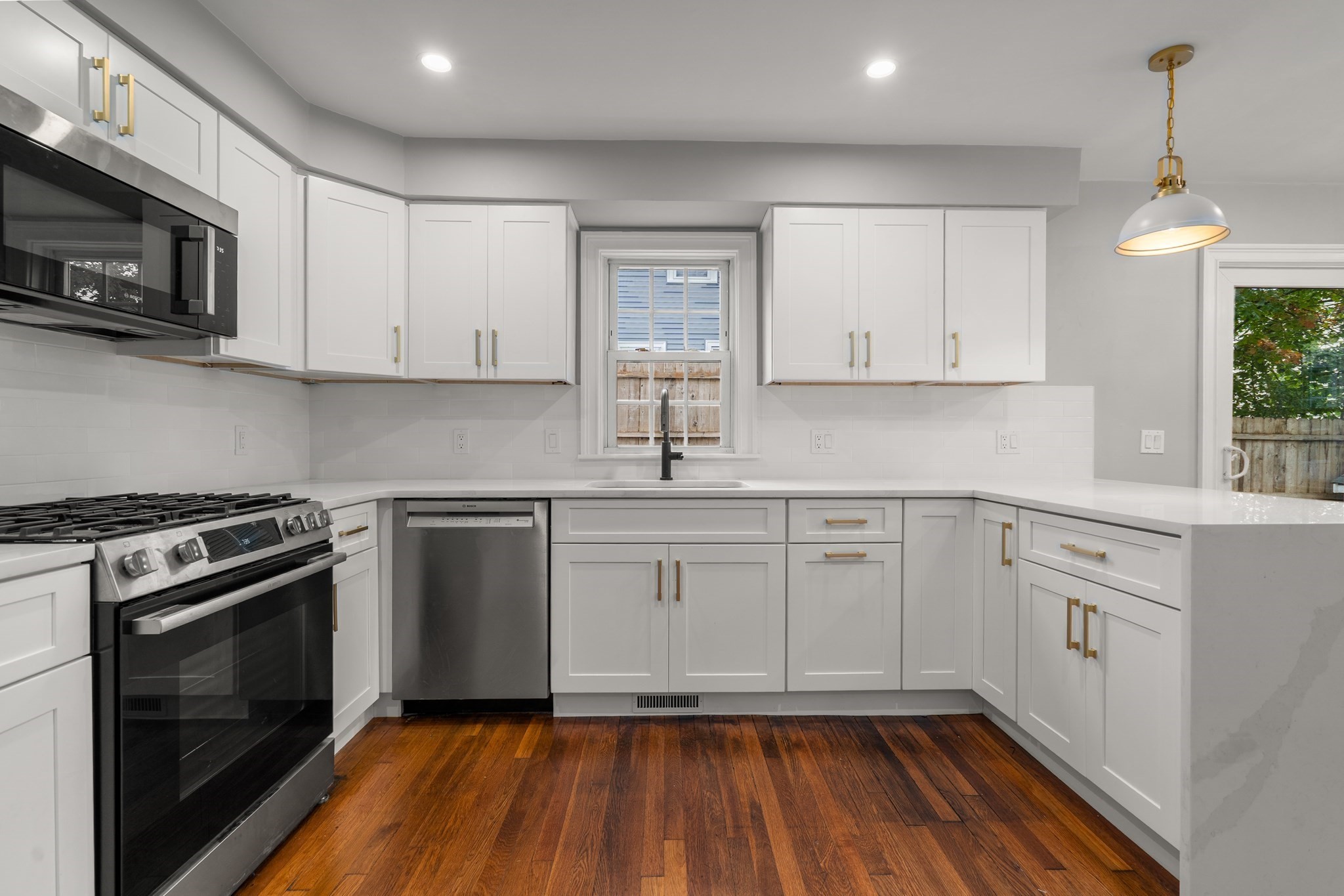 88 Decker St Property Photo 13