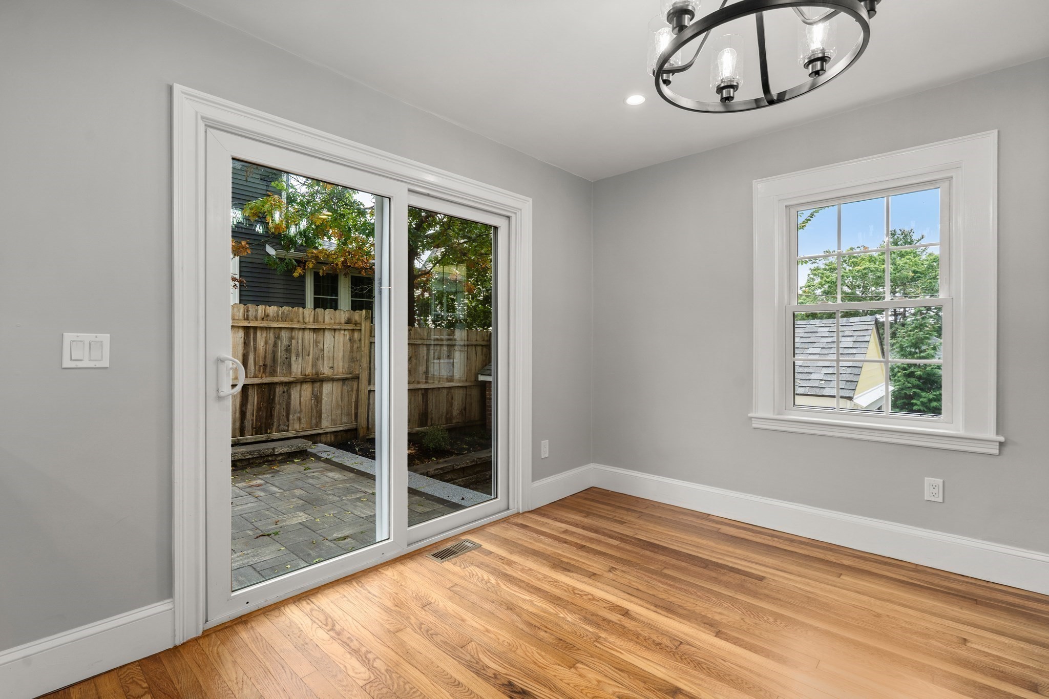 88 Decker St Property Photo 14
