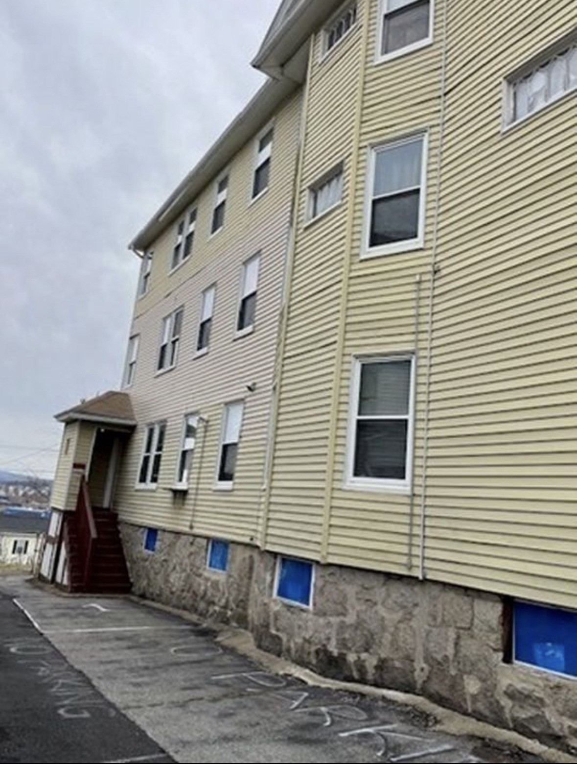 104 Sterling St Property Photo 2