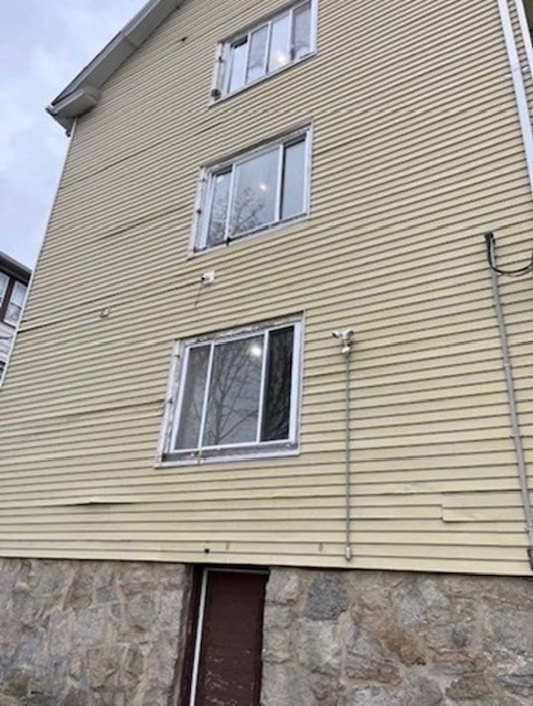 104 Sterling St Property Photo 3