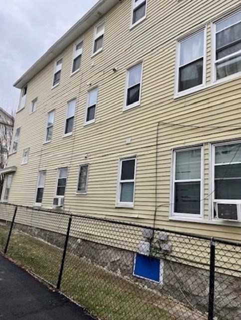104 Sterling St Property Photo 4