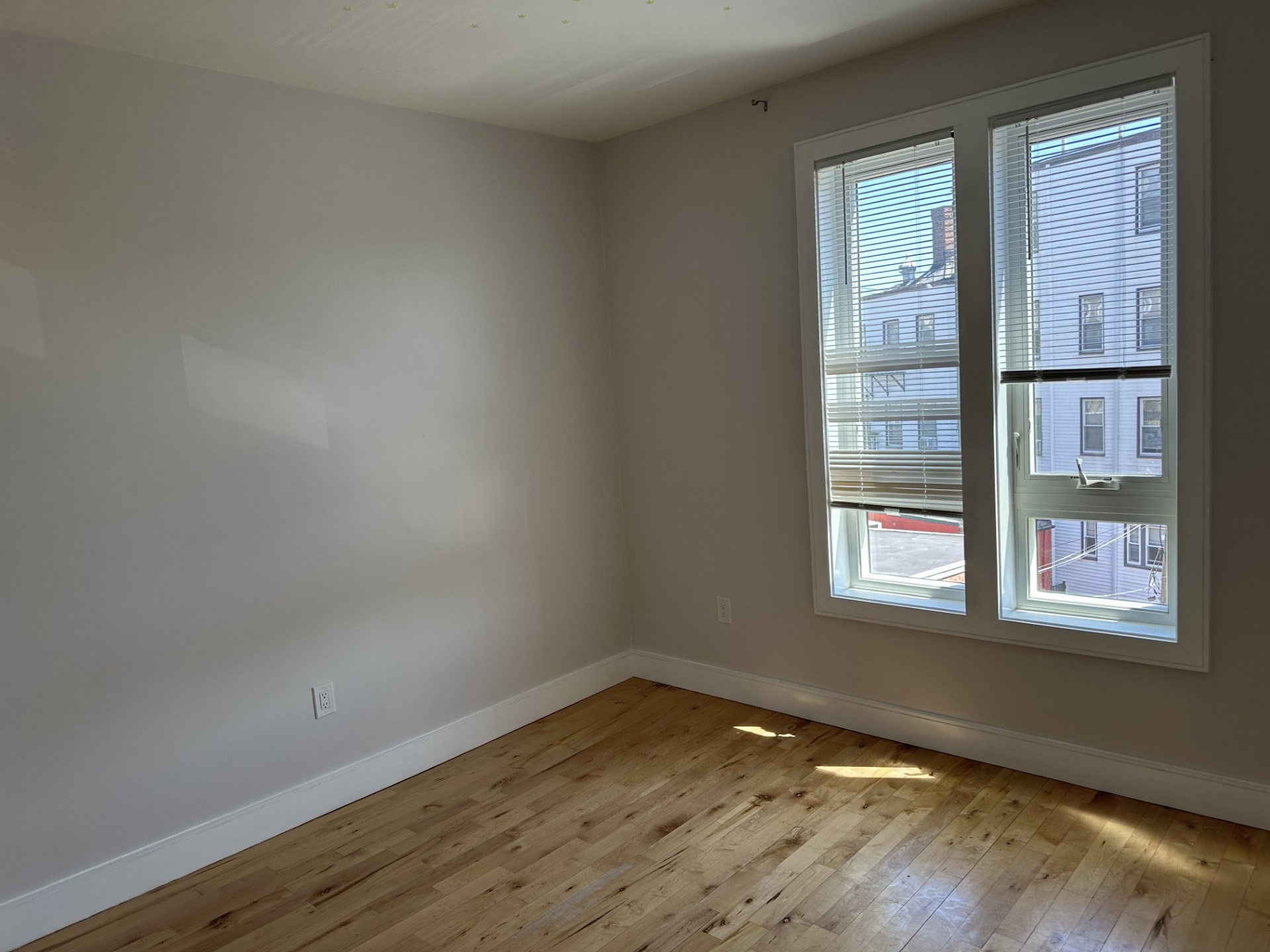 178 Washington # 102 Property Photo 3