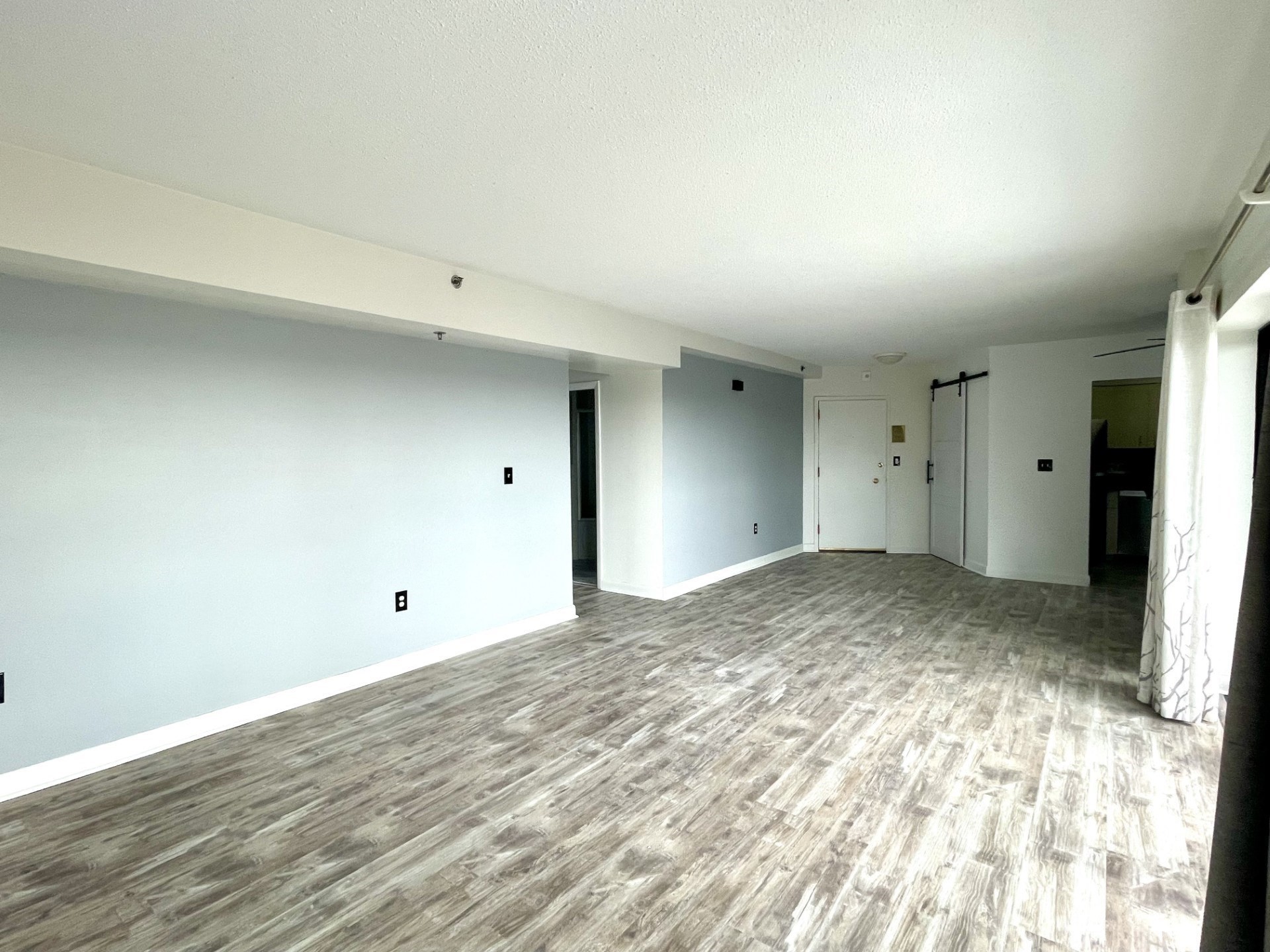 300 Lynn Shore Dr # 603 Property Photo 10