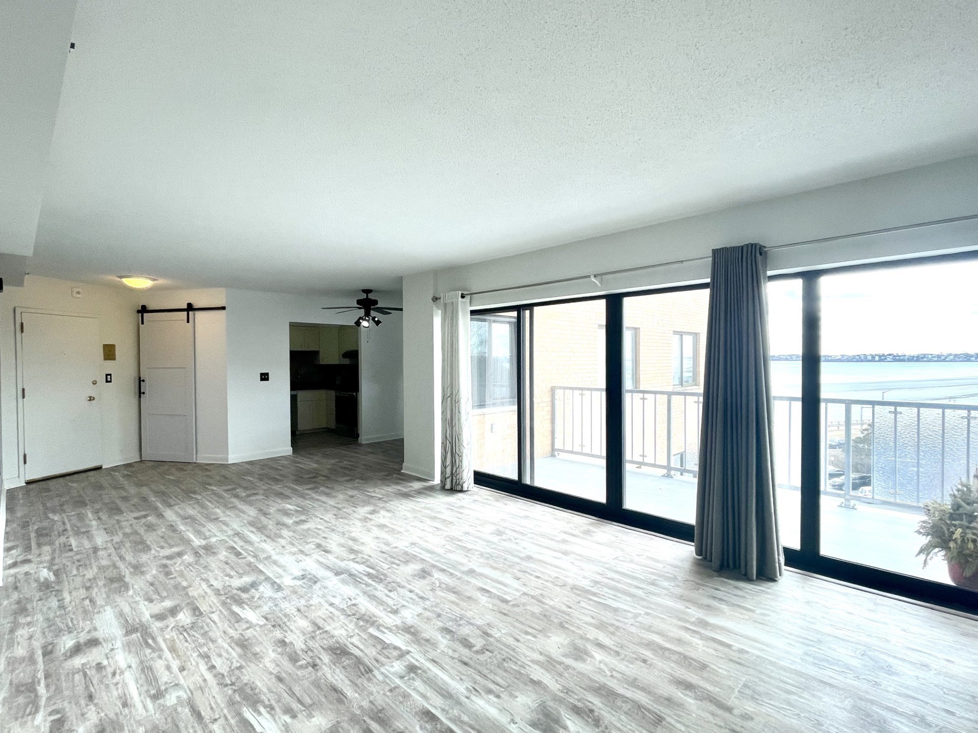 300 Lynn Shore Dr # 603 Property Photo 15