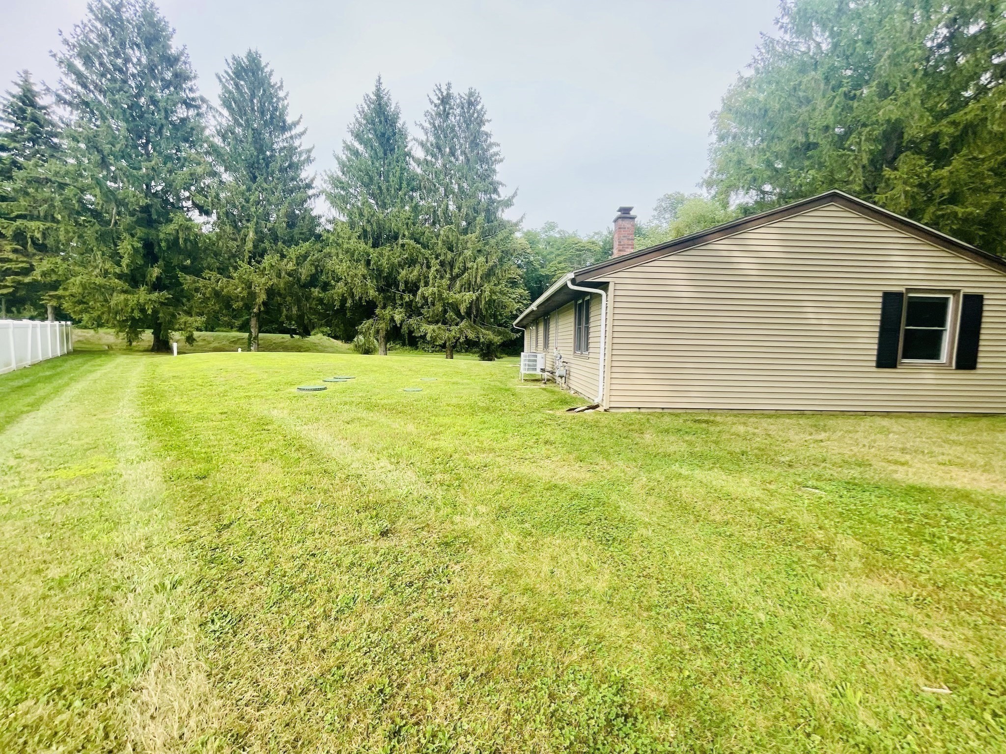 597 Old Warren Rd Property Photo 2