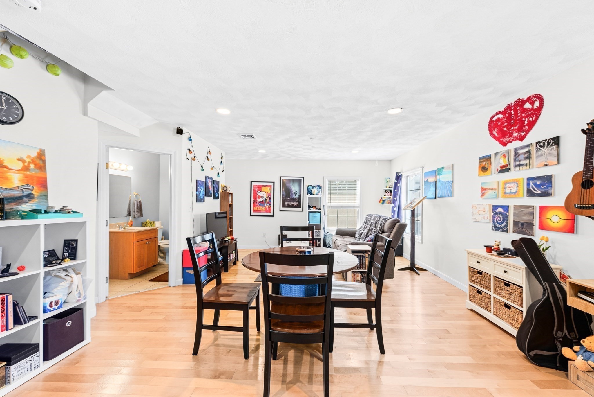 25 James St # 7 Property Photo 1