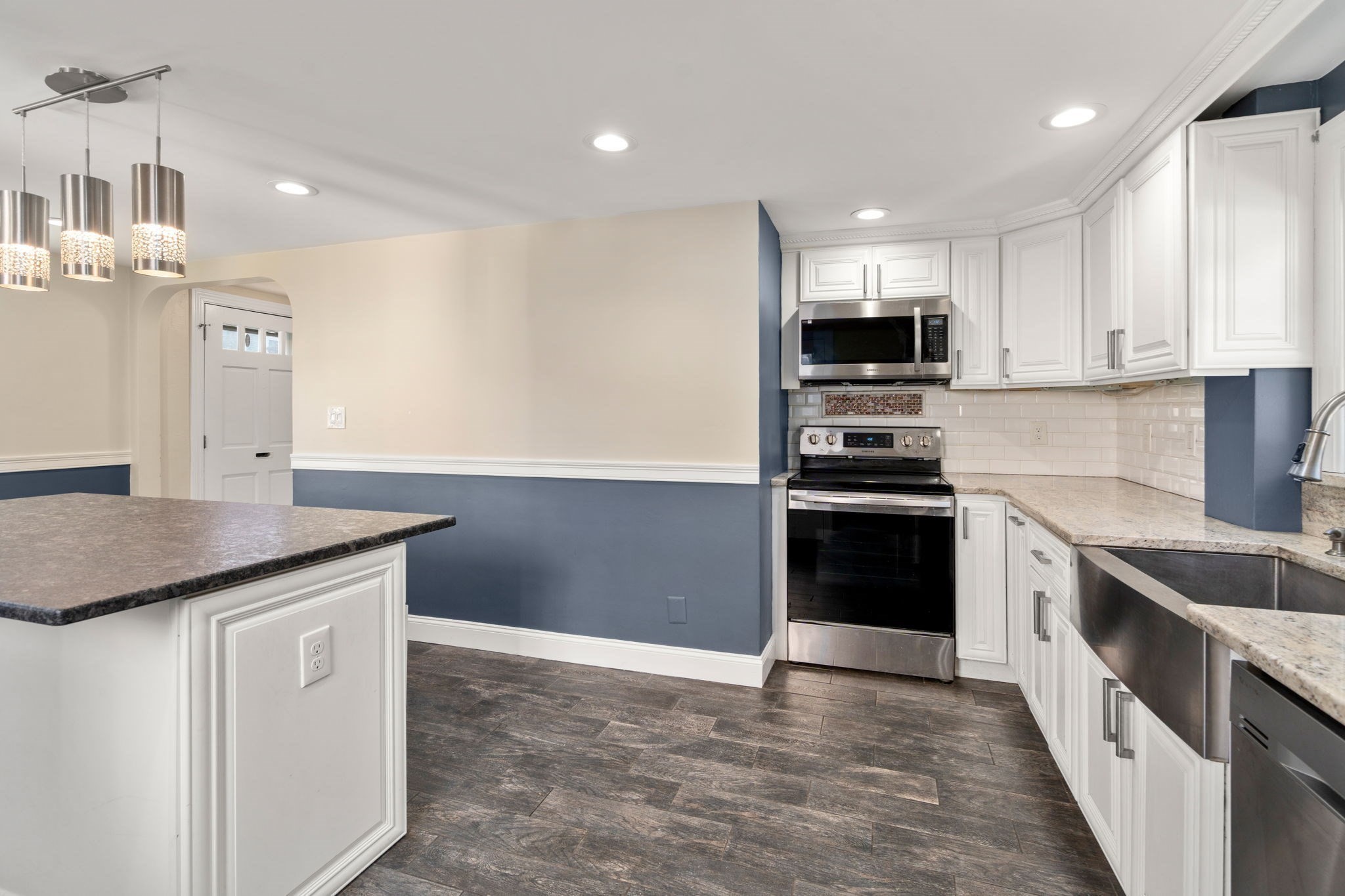 125 Thacher Property Photo 3