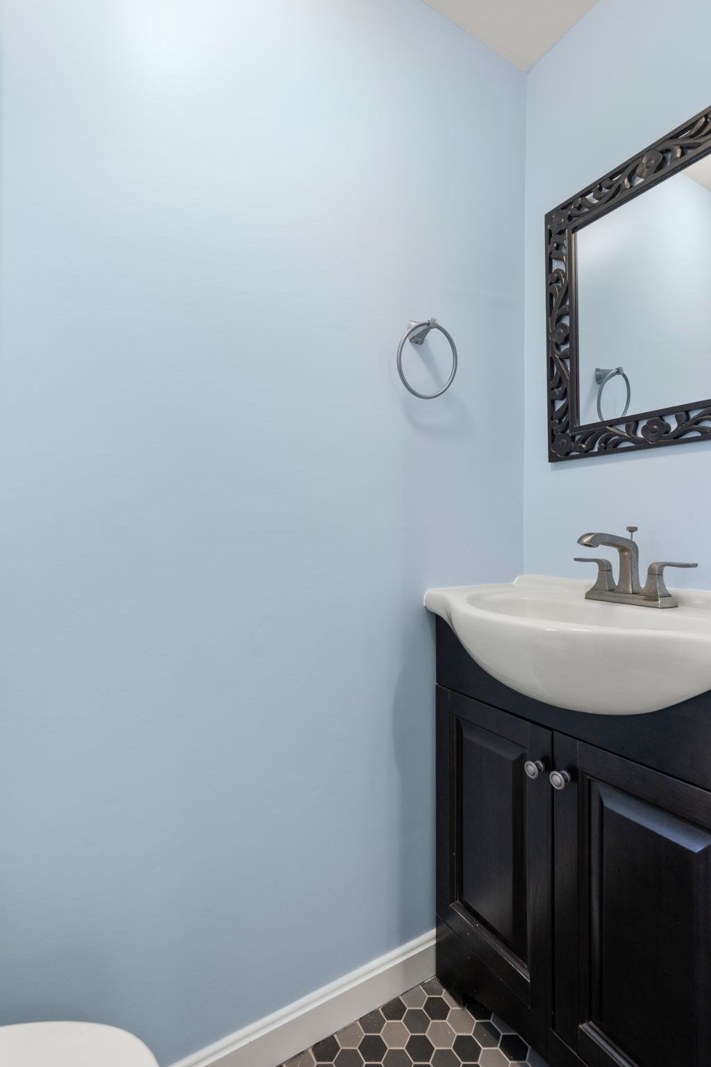 125 Thacher Property Photo 6