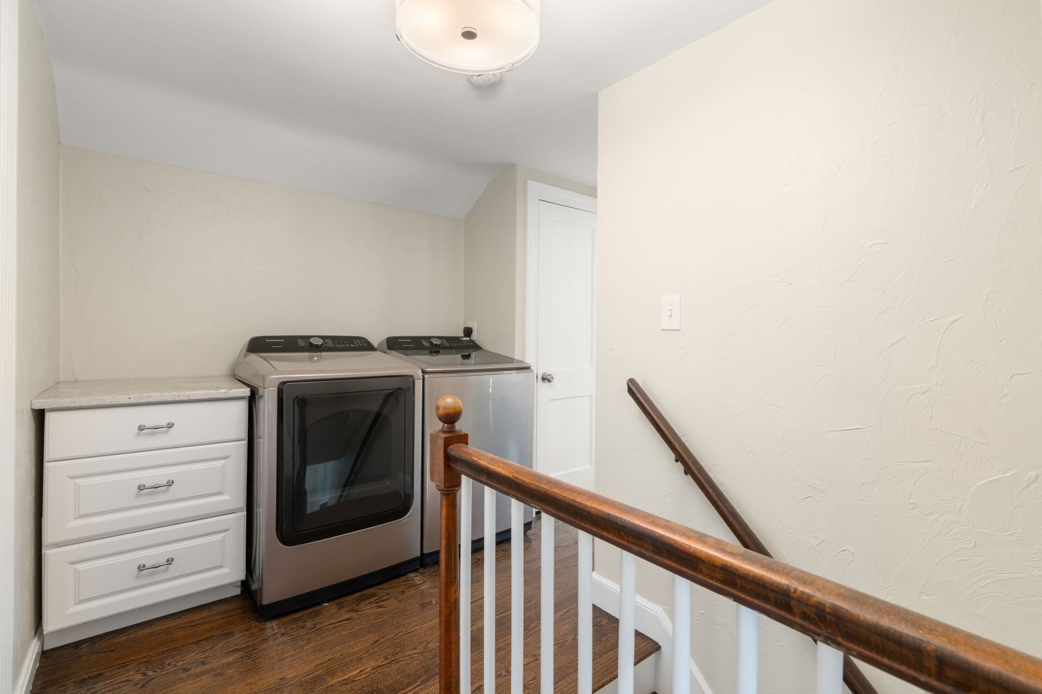 125 Thacher Property Photo 8