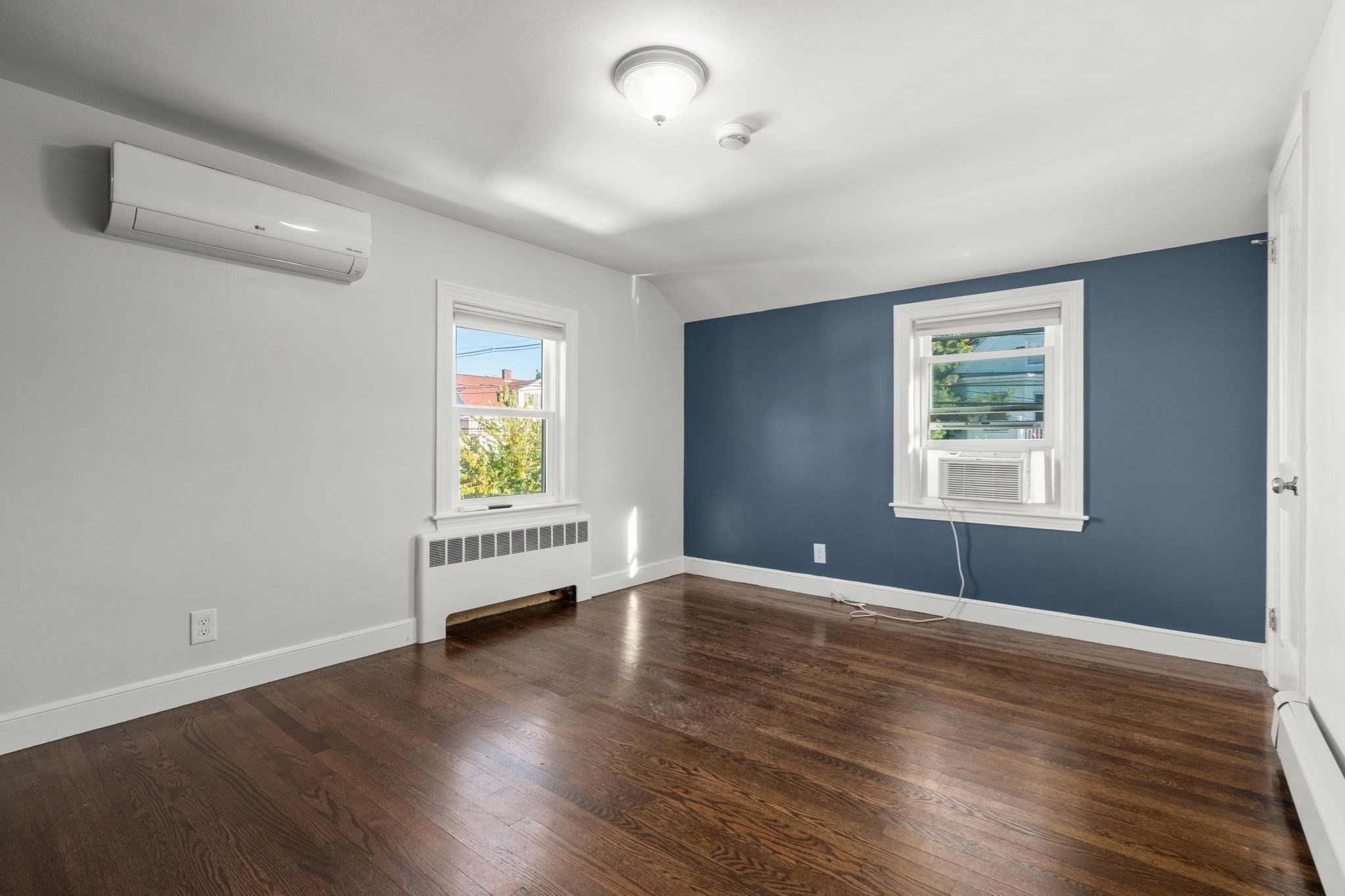 125 Thacher Property Photo 15