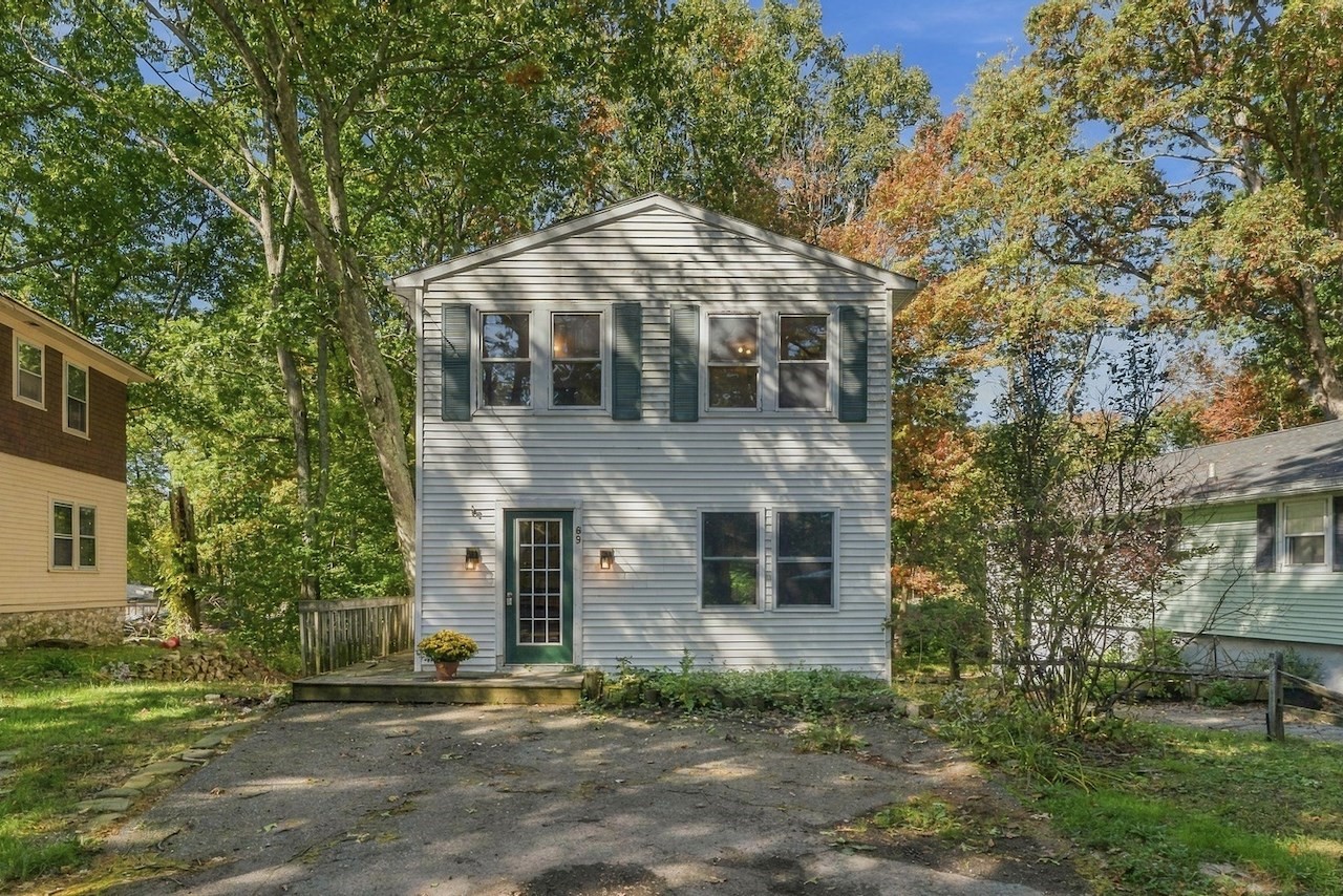 69 Lake Ave Property Photo 3